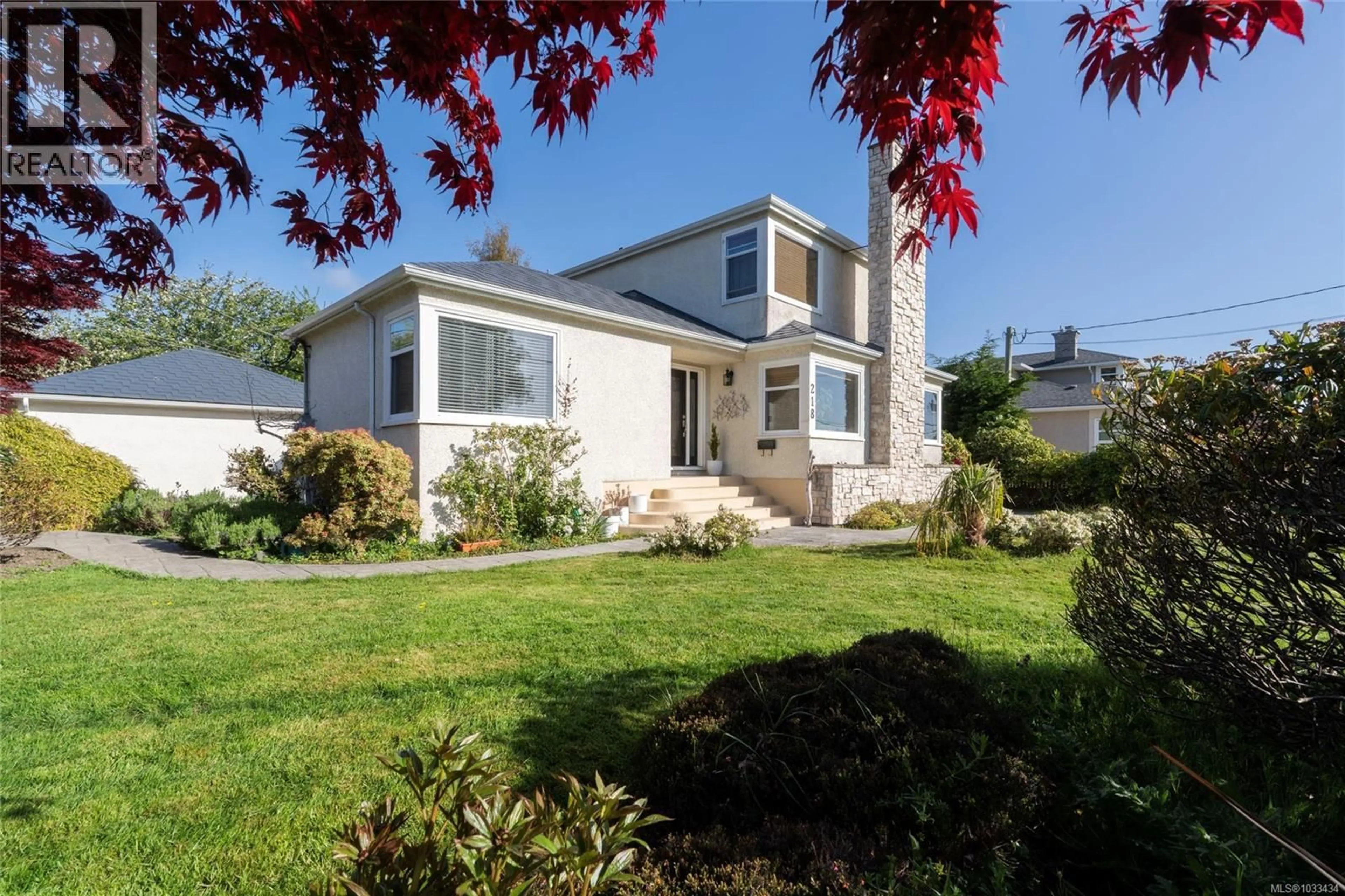 Home with vinyl exterior material, street for 218 BEACH DRIVE, Oak Bay British Columbia V8S2M1