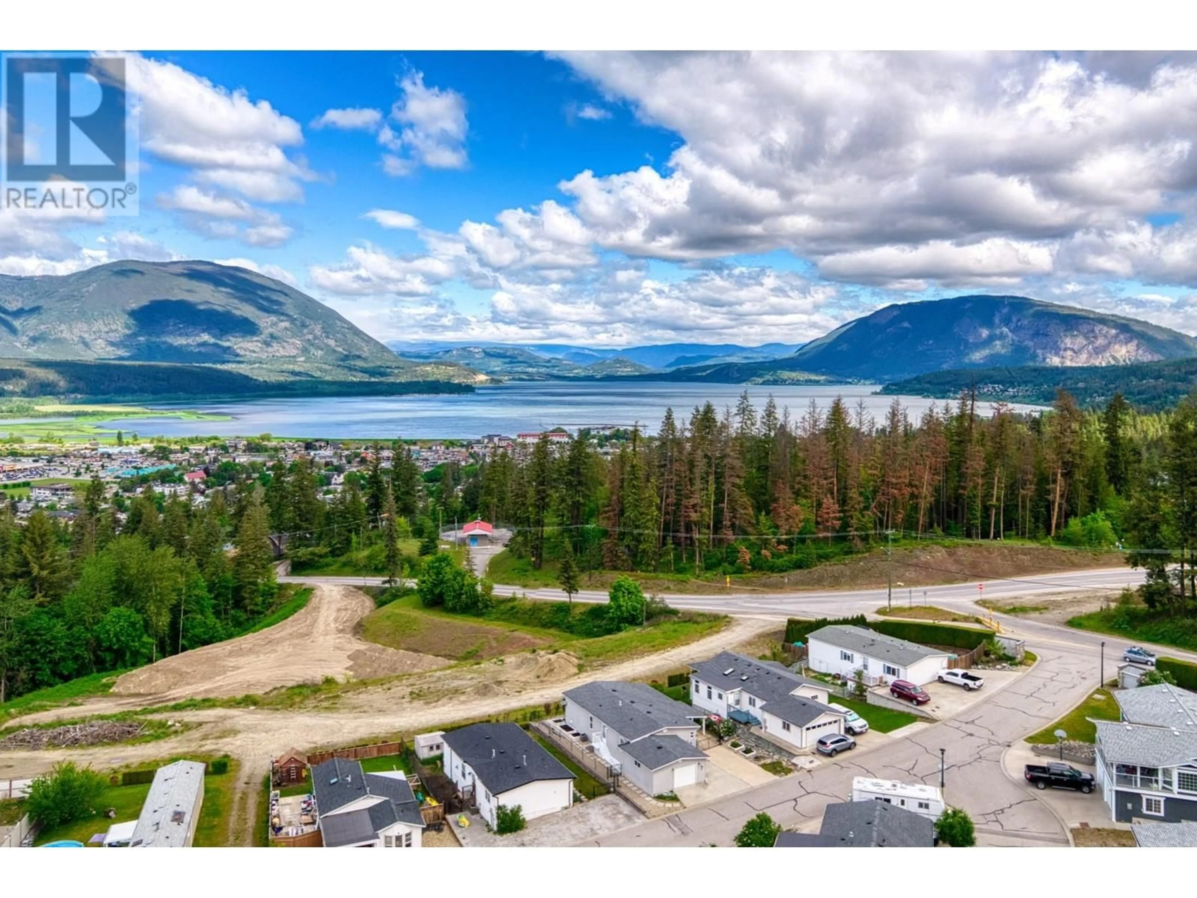 A pic from outside/outdoor area/front of a property/back of a property/a pic from drone, water/lake/river/ocean view for 900 10 Avenue SE Unit# 7, Salmon Arm British Columbia V1E2W6