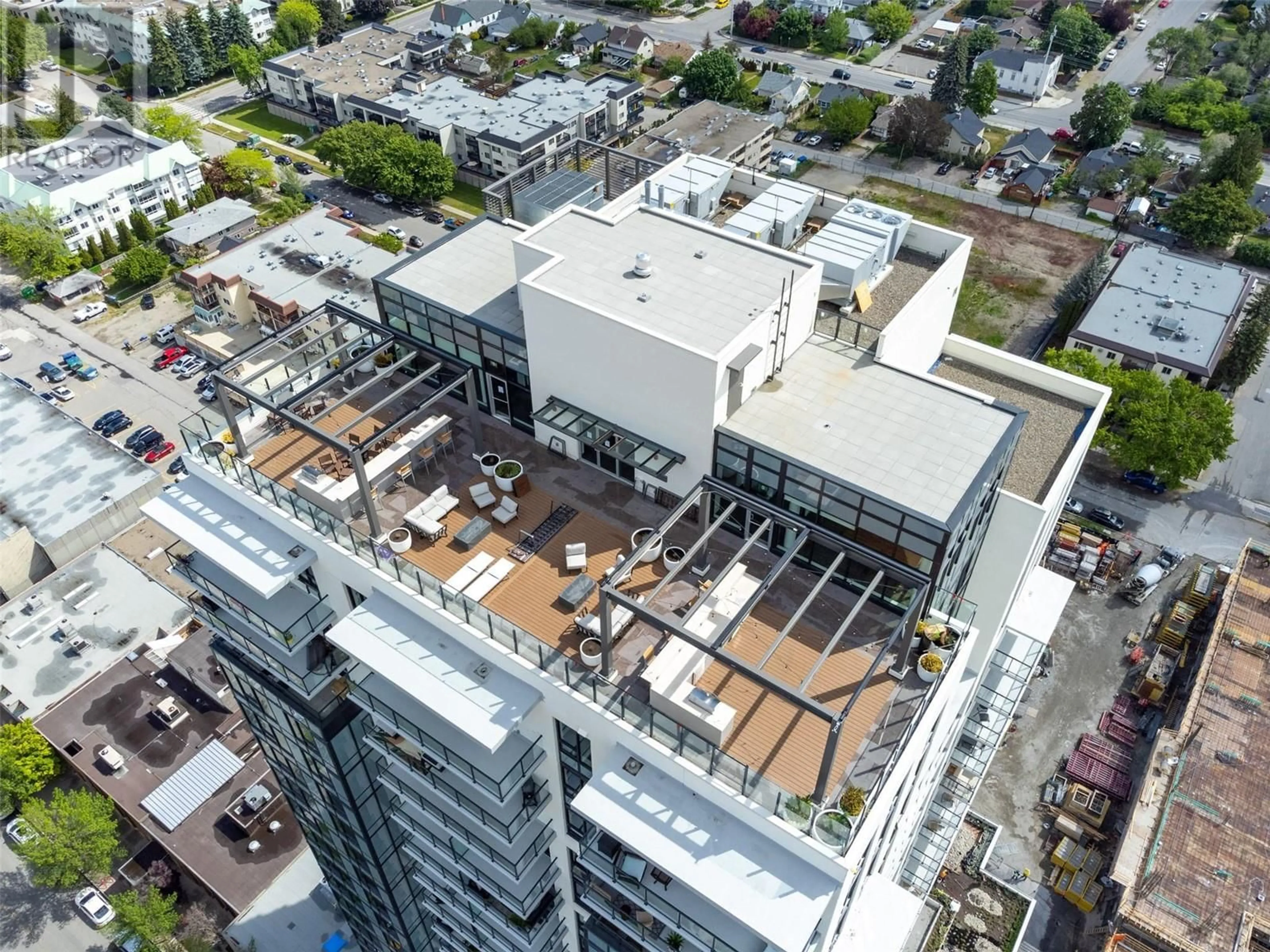 A pic from outside/outdoor area/front of a property/back of a property/a pic from drone, city buildings view from balcony for 1103 - 1471 ST PAUL STREET, Kelowna British Columbia V1Y2E4