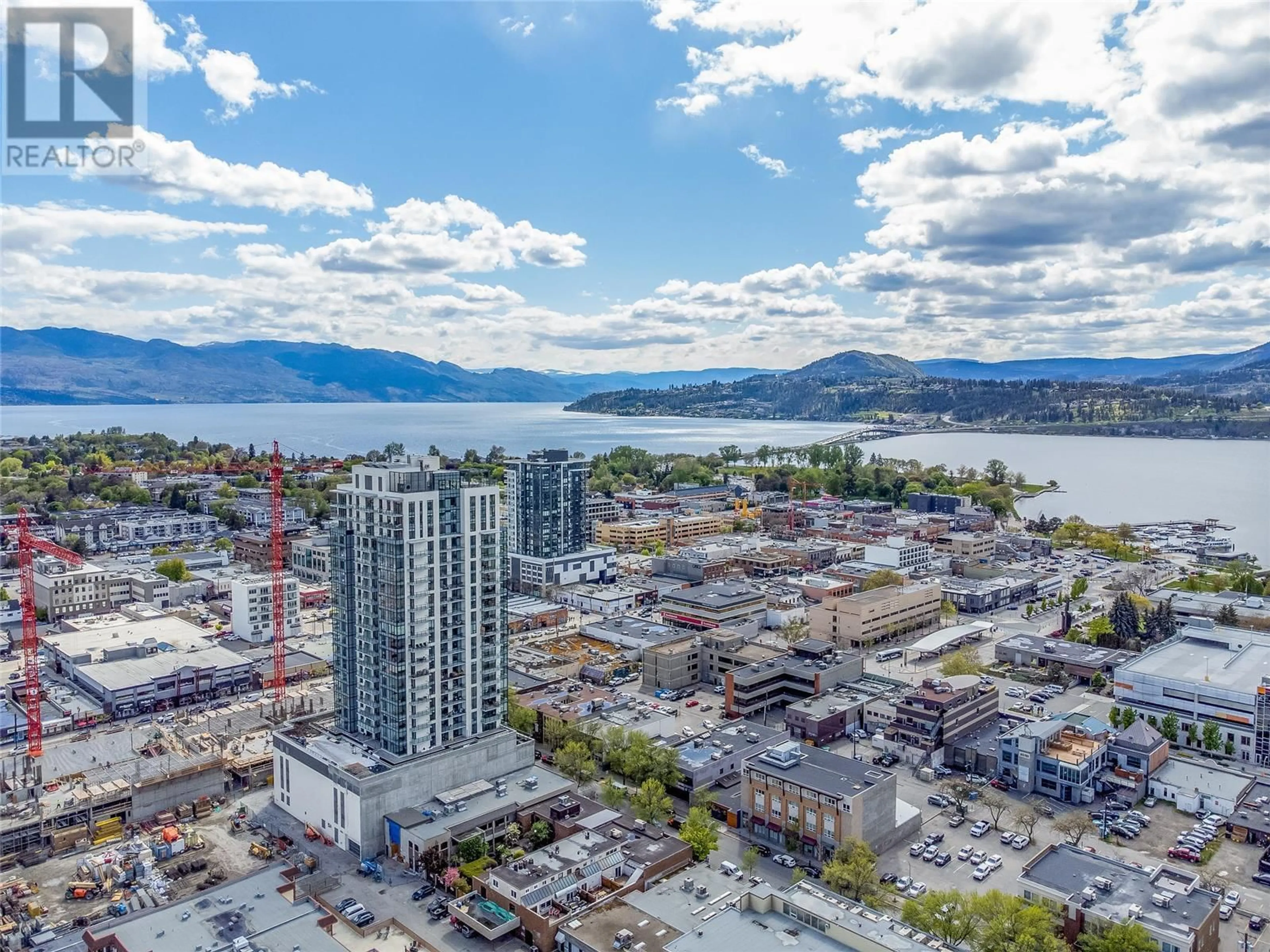 A pic from outside/outdoor area/front of a property/back of a property/a pic from drone, water/lake/river/ocean view for 1103 - 1471 ST PAUL STREET, Kelowna British Columbia V1Y2E4
