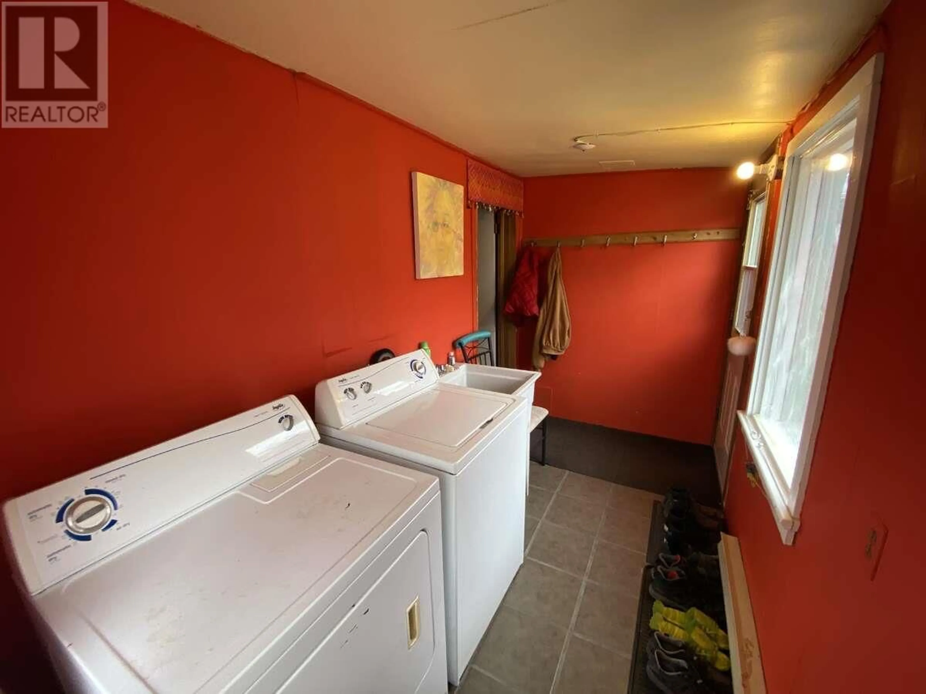 Laundry room for 6887 16th Street, Grand Forks British Columbia V0H1H0