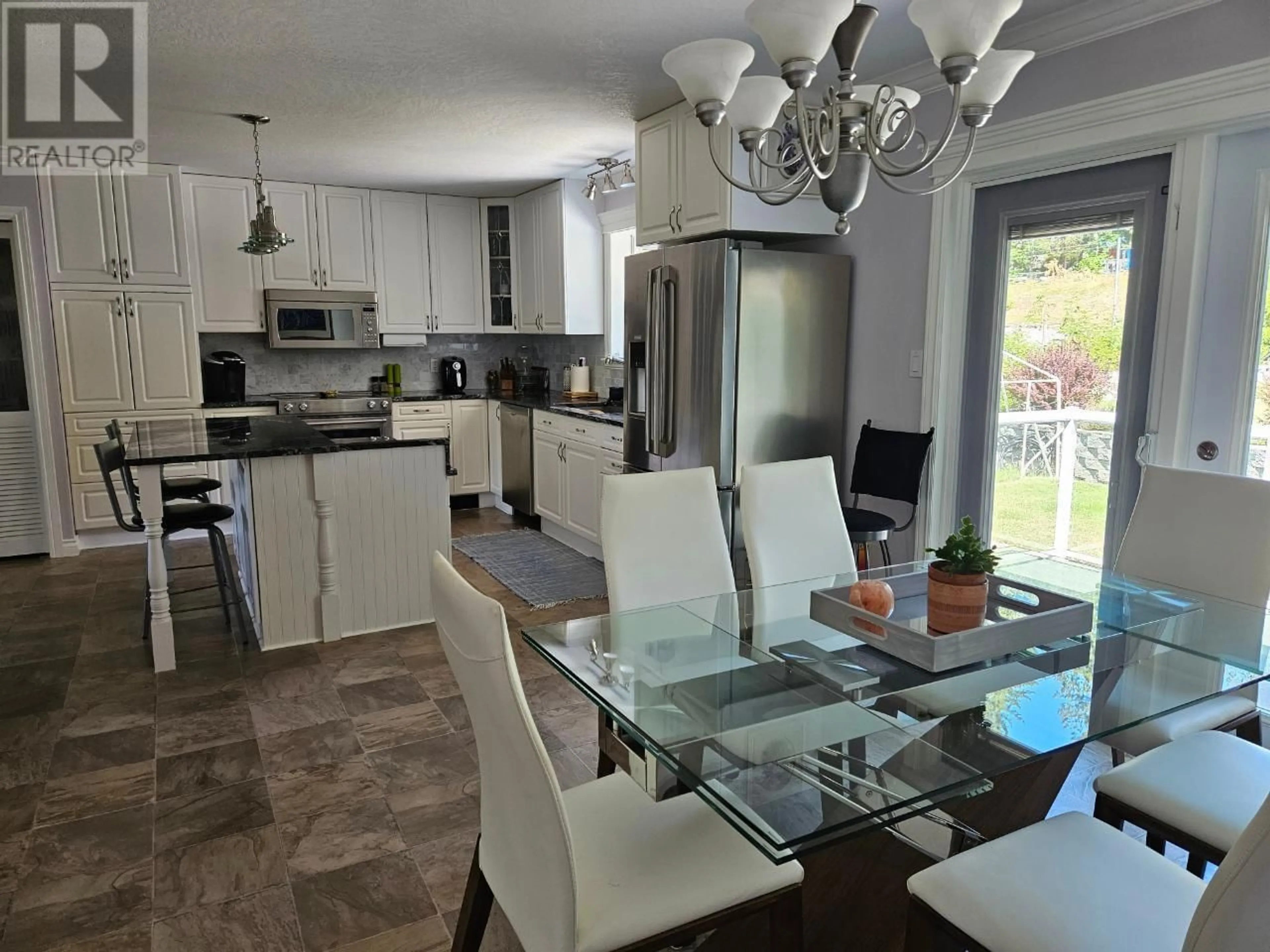 Open concept kitchen, unknown for 303 NELSON Avenue, Nakusp British Columbia V0G1R0