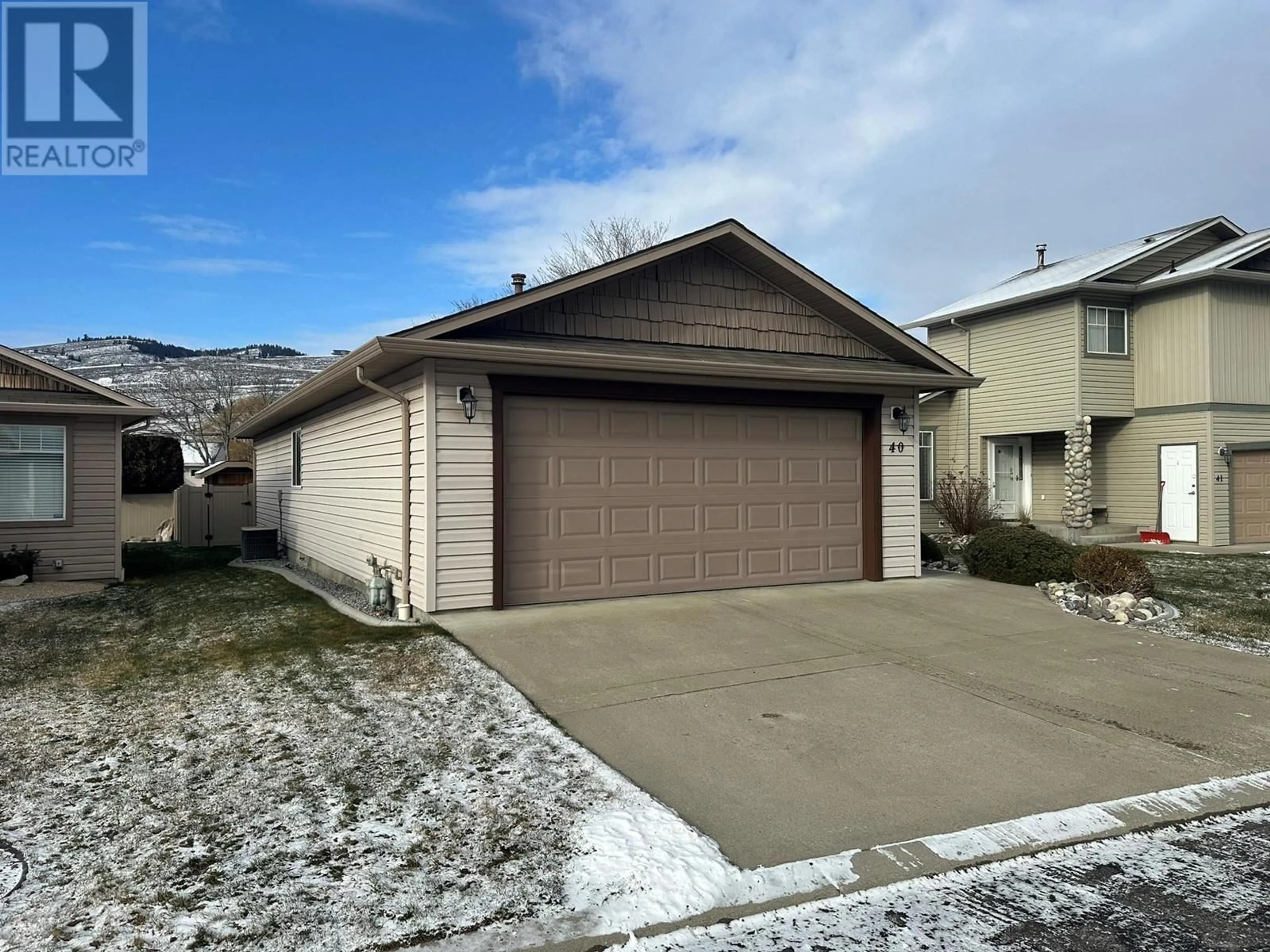 Indoor garage for 5888 Okanagan Landing Road Unit# 40, Vernon British Columbia V1H1S2