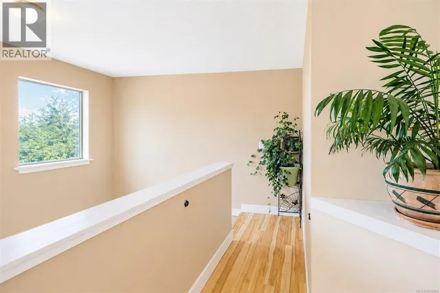 380 PACIFIC CRESCENT, Ucluelet 3