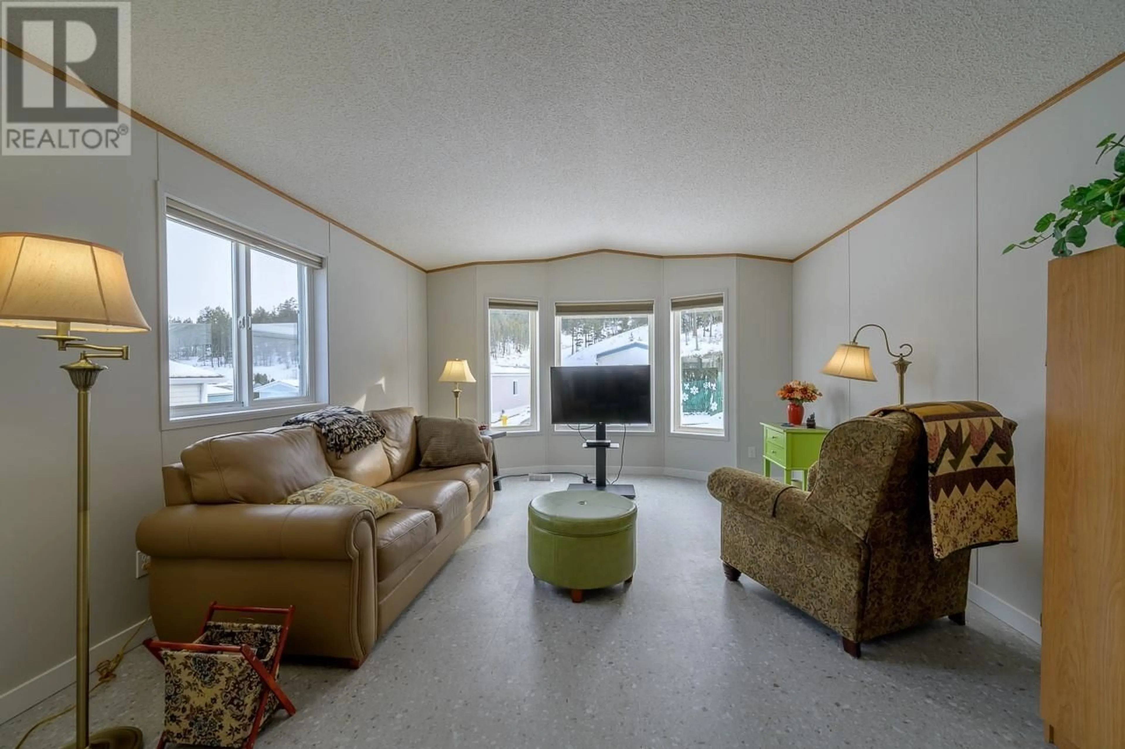 Living room with furniture, unknown for 1555 HOWE Road Unit# 117, Kamloops British Columbia V1S1Y4