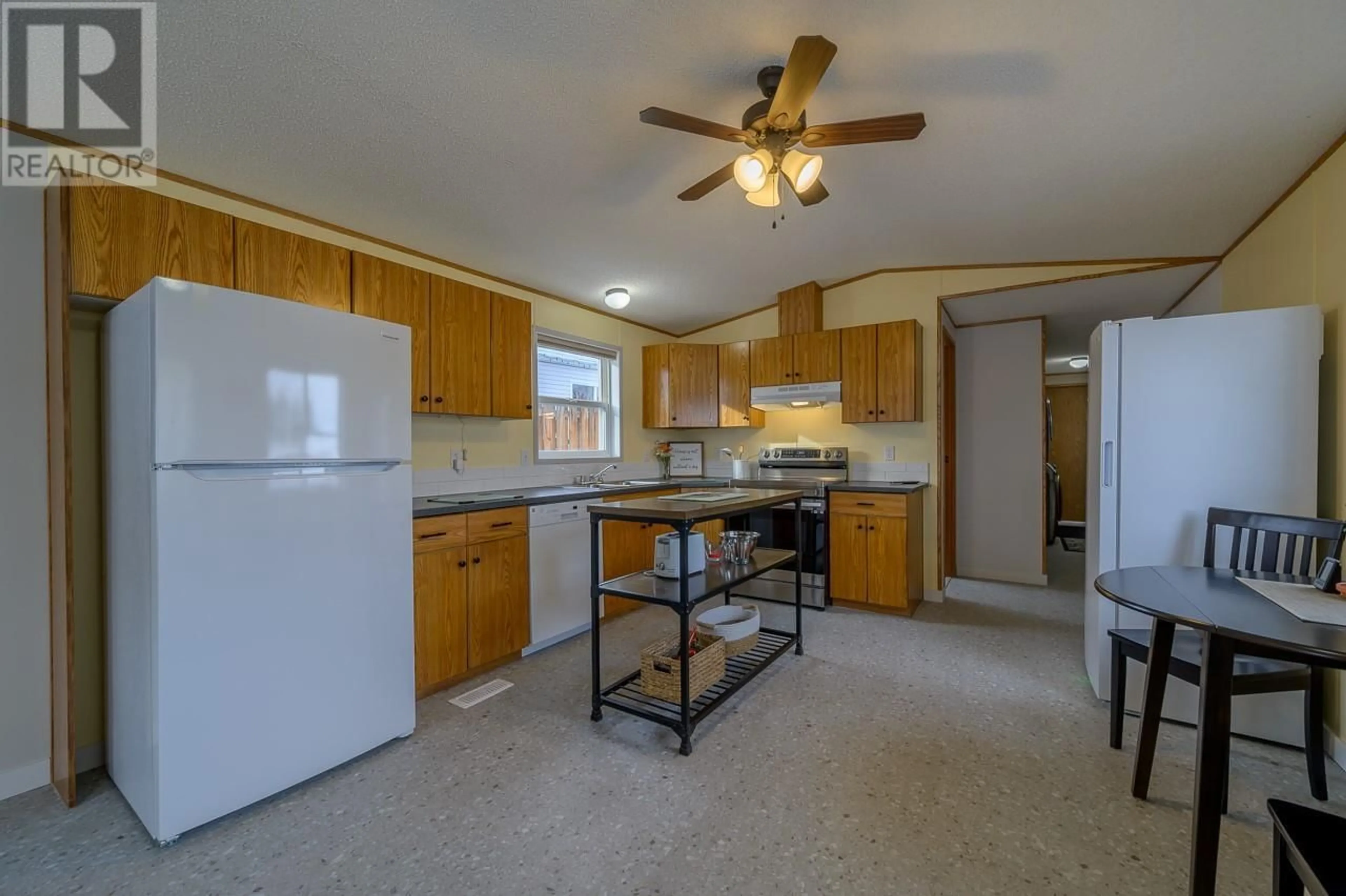 Standard kitchen, ceramic/tile floor for 1555 HOWE Road Unit# 117, Kamloops British Columbia V1S1Y4