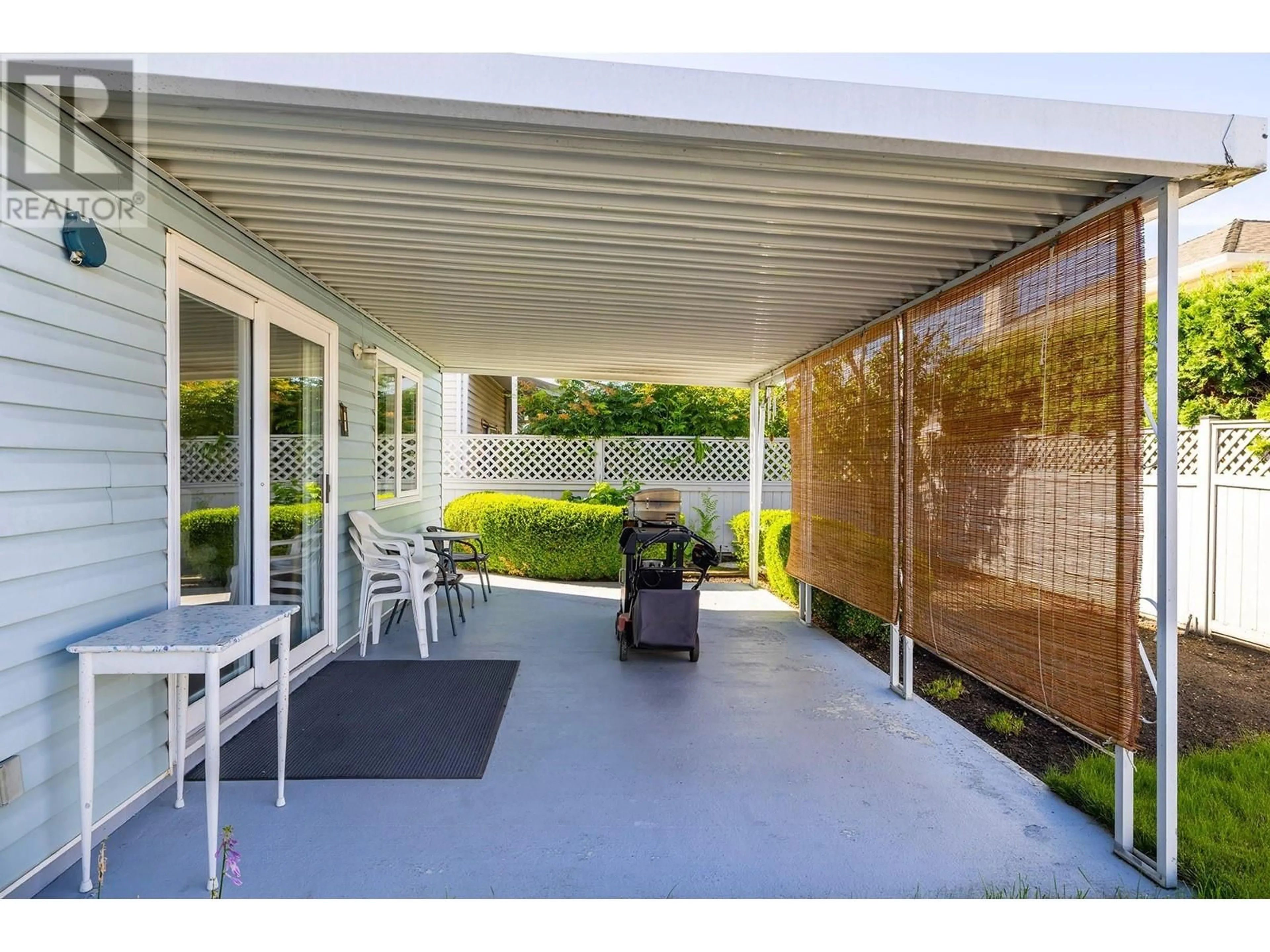 Patio, street for 990 WINTERGREEN CRESCENT, Kelowna British Columbia V1W3V7