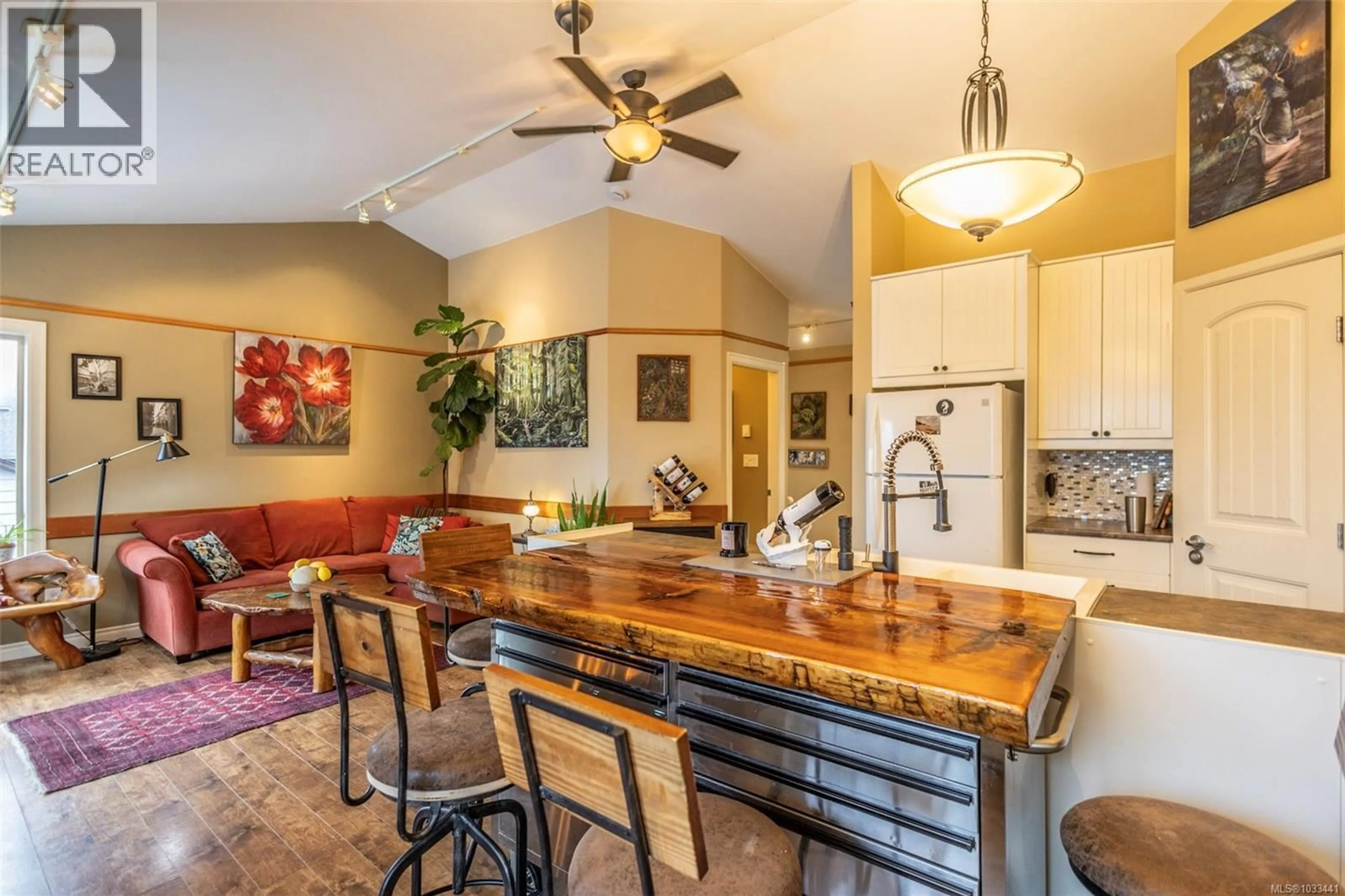 Open concept kitchen, unknown for B - 16990 WICKANNINISH ROAD, Port Renfrew British Columbia V0S1K0