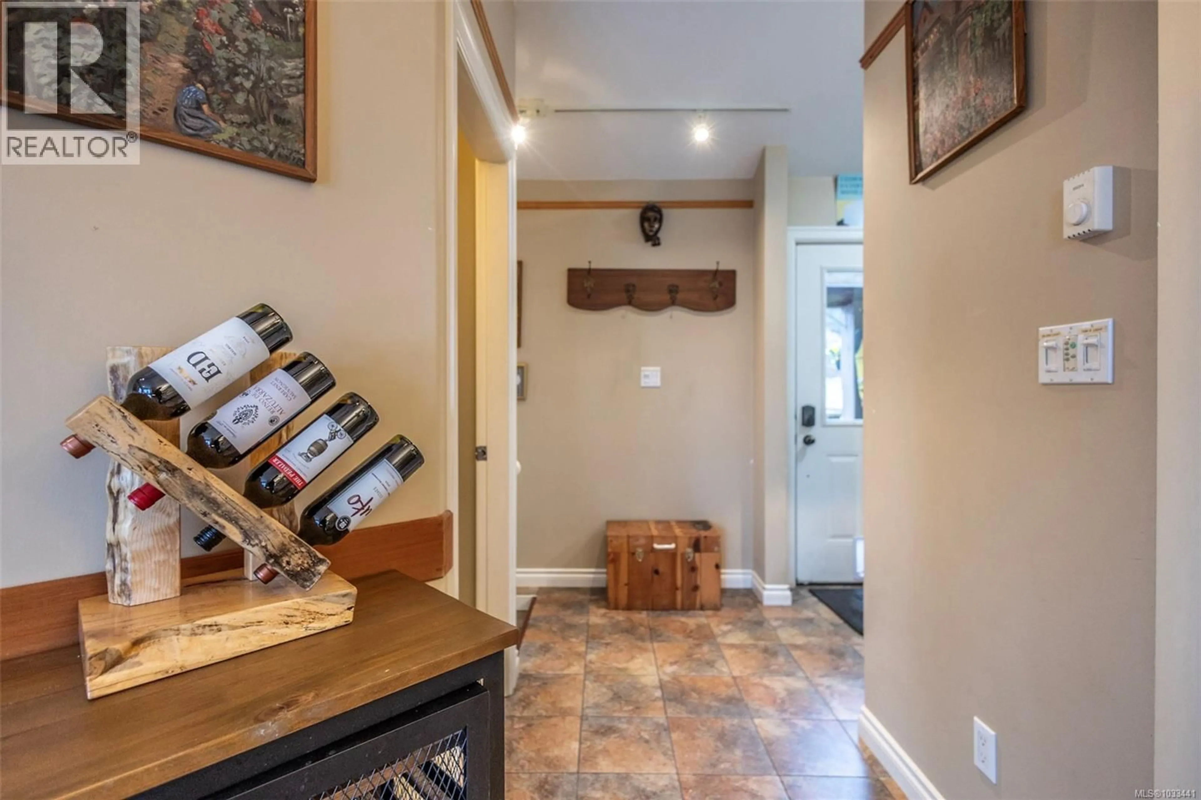 Indoor entryway for B - 16990 WICKANNINISH ROAD, Port Renfrew British Columbia V0S1K0