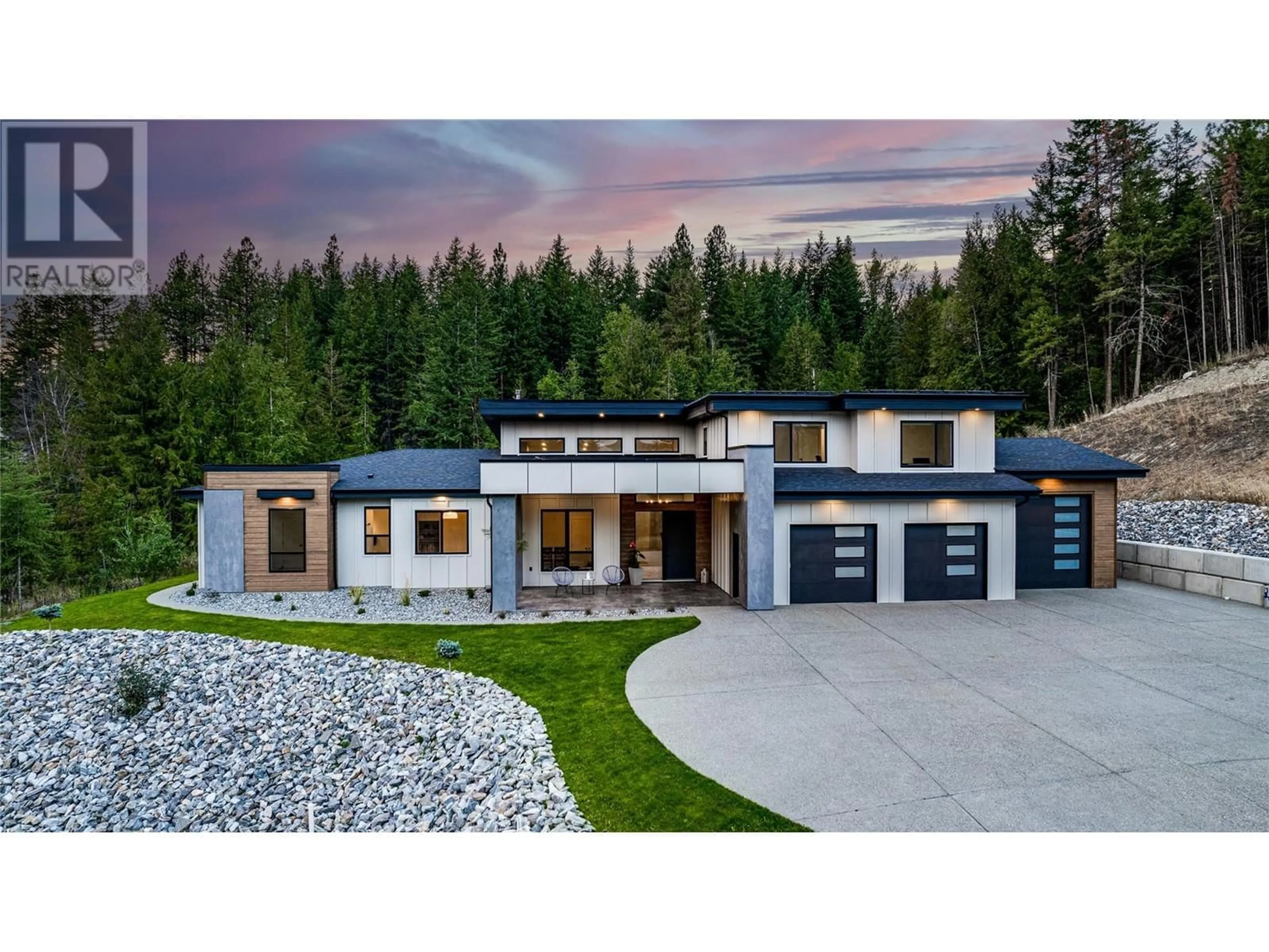 Home with vinyl exterior material, mountain view for 7859 Boulter Road, Vernon British Columbia V1B3N2