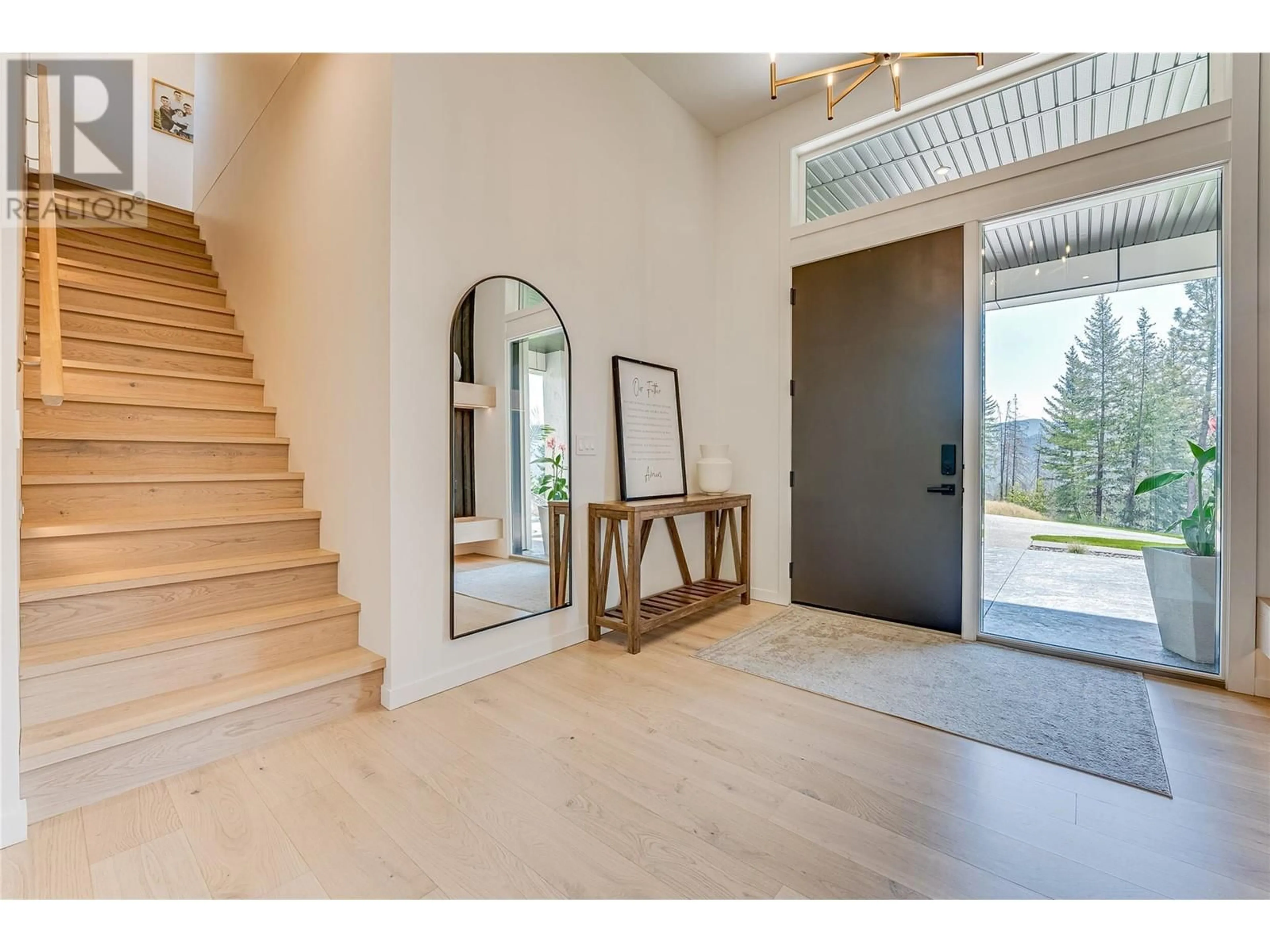 Indoor entryway for 7859 Boulter Road, Vernon British Columbia V1B3N2