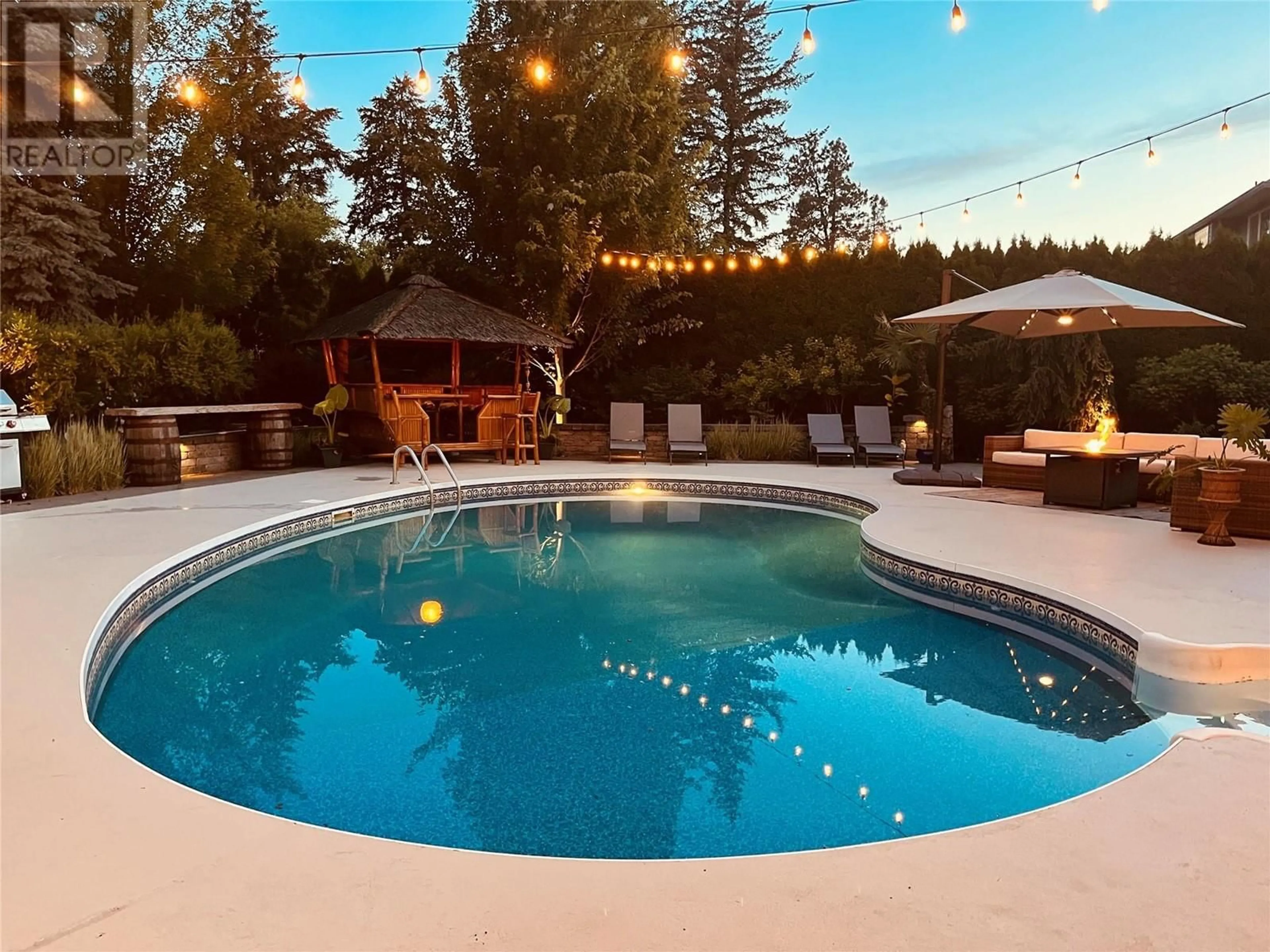 Pool for 863 Coronado Crescent, Kelowna British Columbia V1W2K3