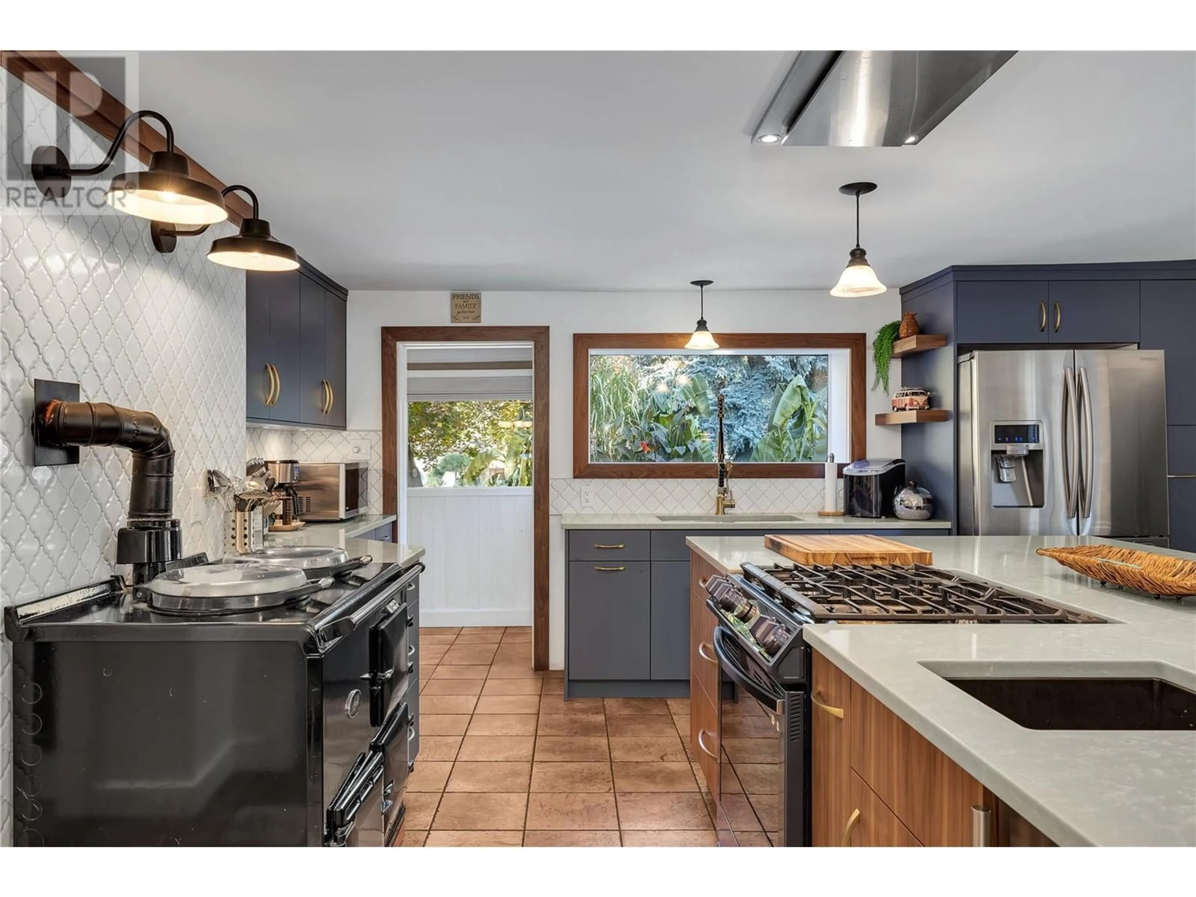 Open concept kitchen, ceramic/tile floor for 863 Coronado Crescent, Kelowna British Columbia V1W2K3