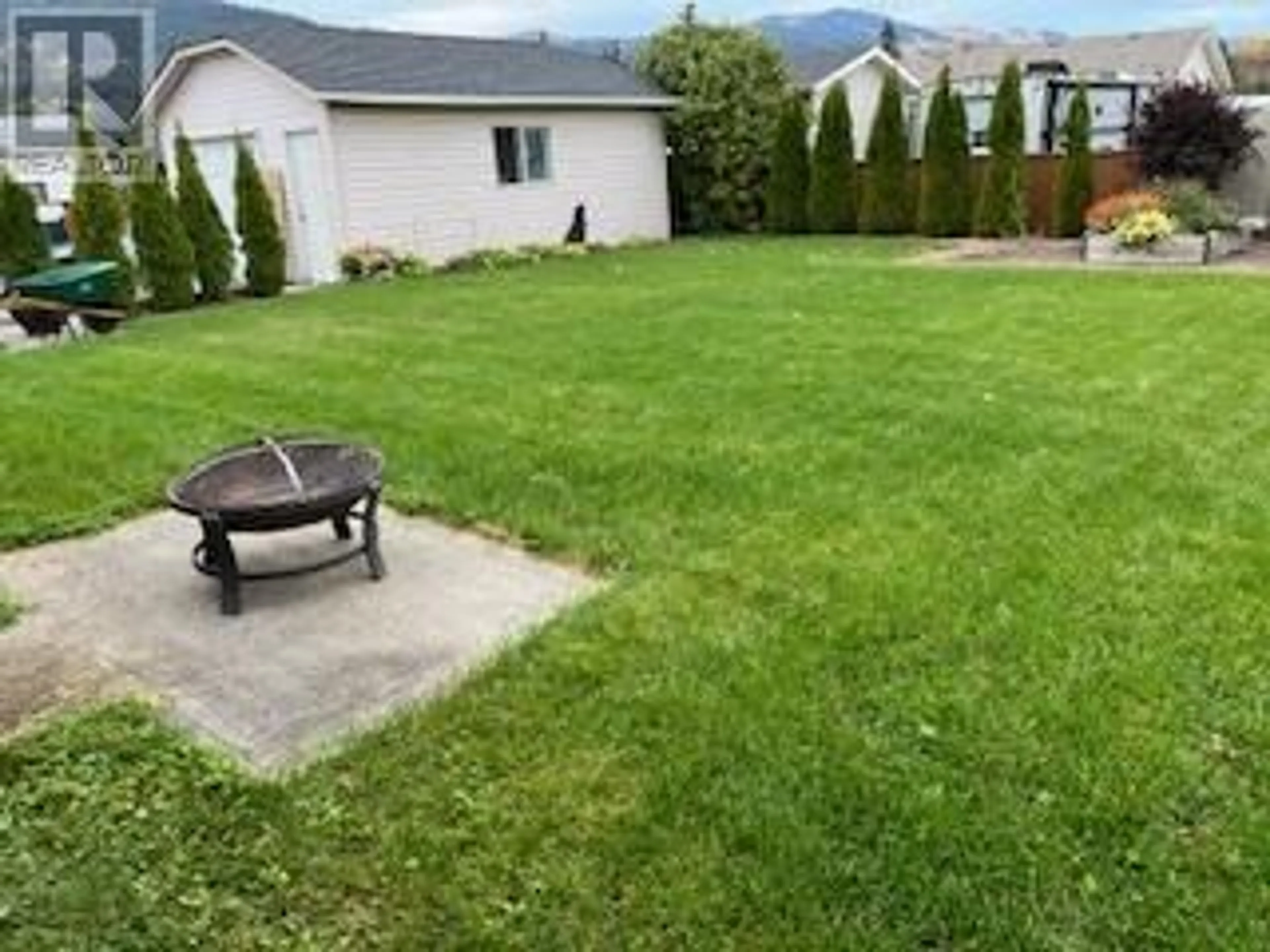 A pic from outside/outdoor area/front of a property/back of a property/a pic from drone, mountain view for 367 ORIOLE WAY, Barriere British Columbia V0E1E0