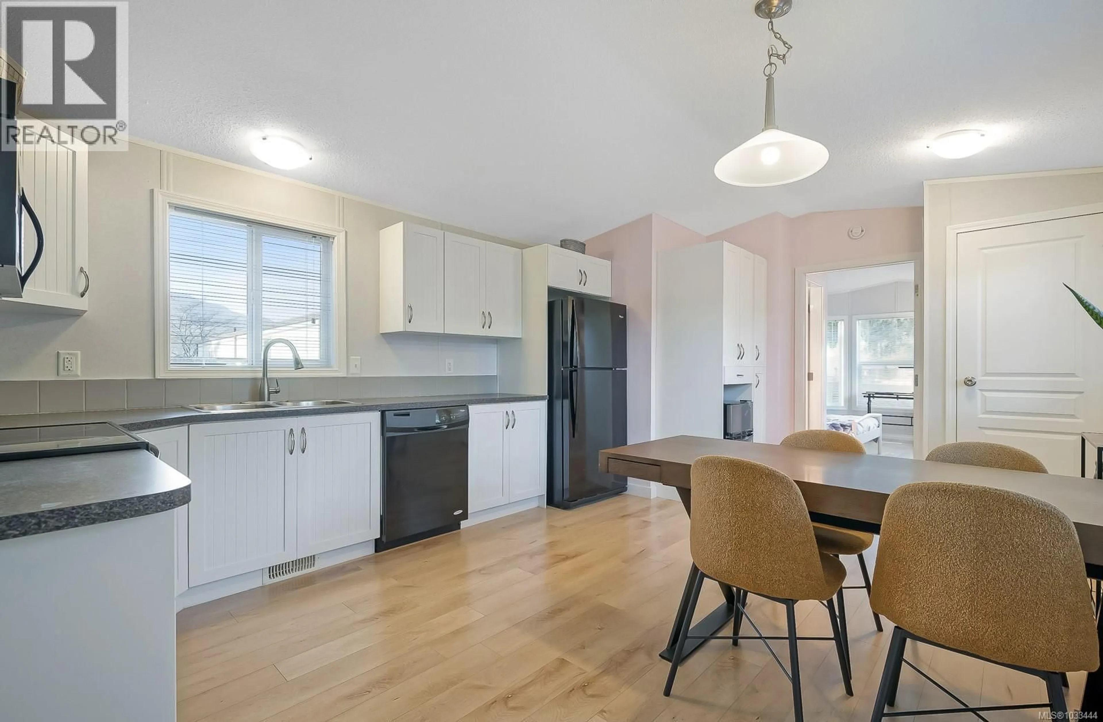Open concept kitchen, unknown for 55 - 971 DOUGLAS AVENUE, Nanaimo British Columbia V9R6C1