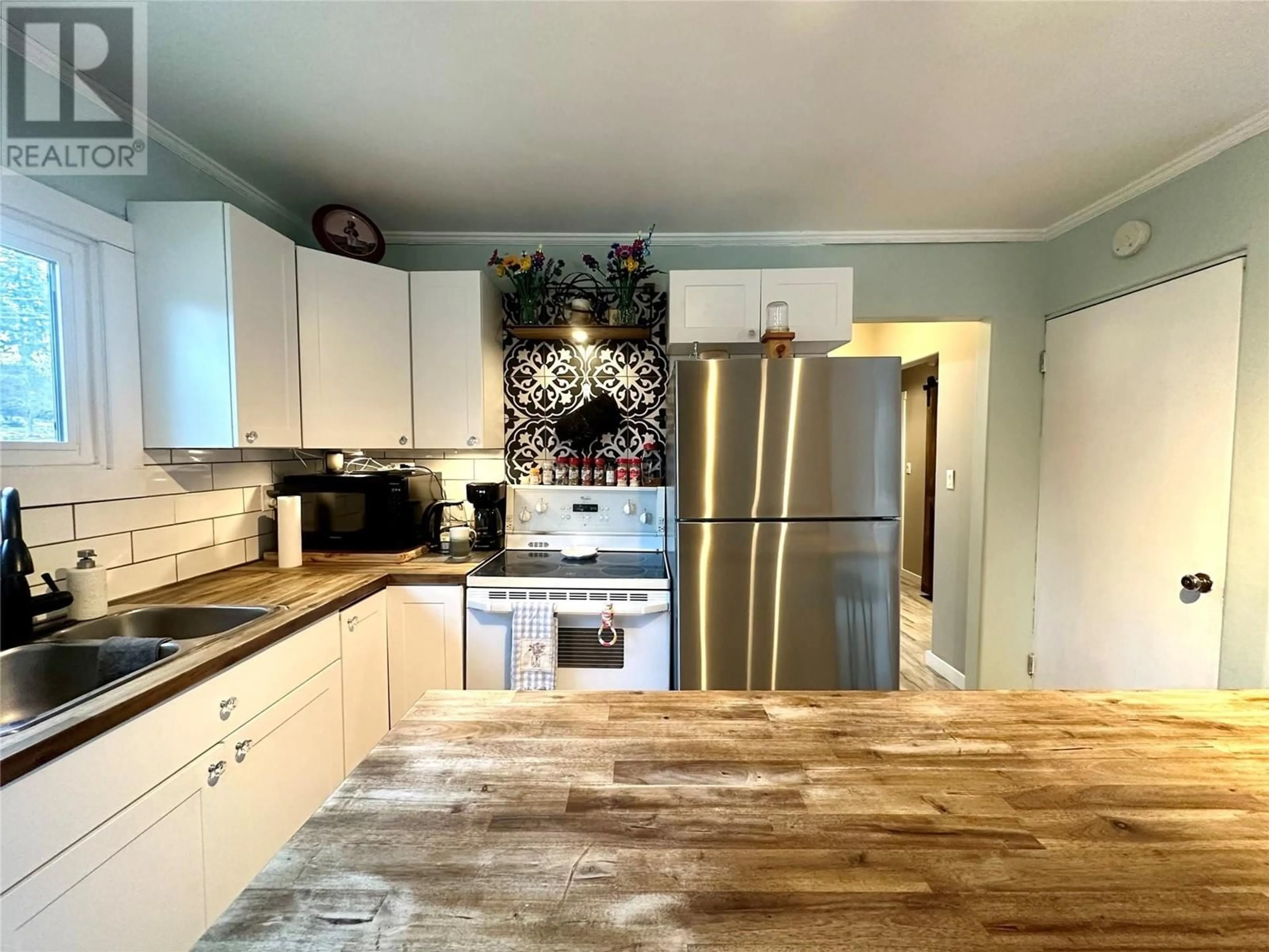 Standard kitchen, unknown for 1132 7TH Avenue, Castlegar British Columbia V1N1S6