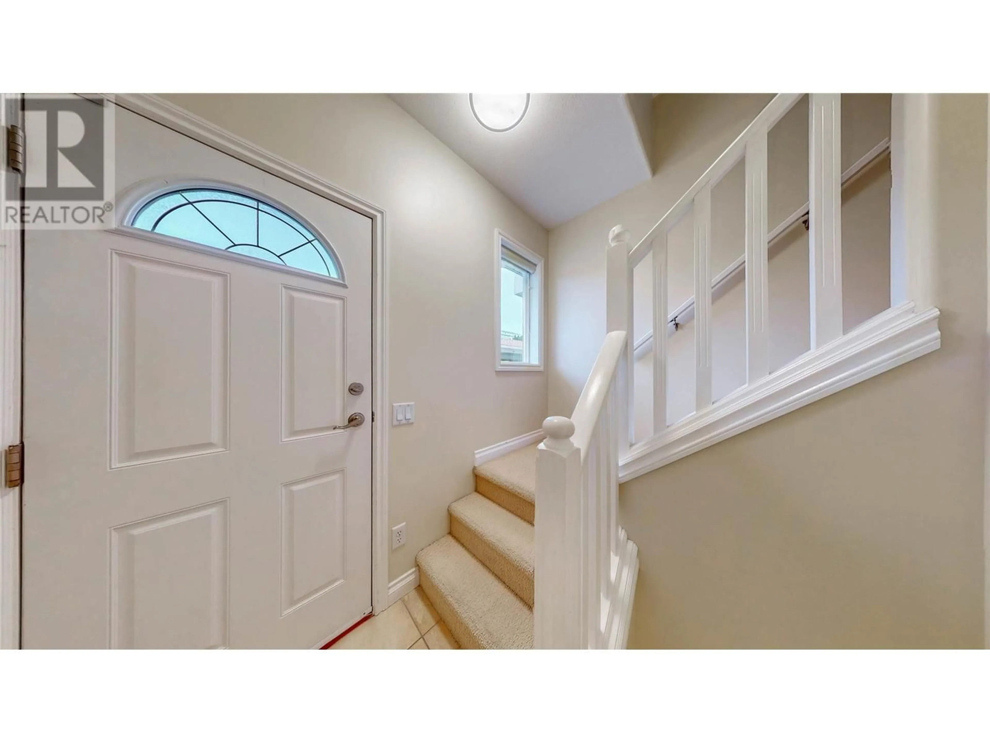 Indoor entryway for 5820 89th Street Unit# 301, Osoyoos British Columbia V0H1V1