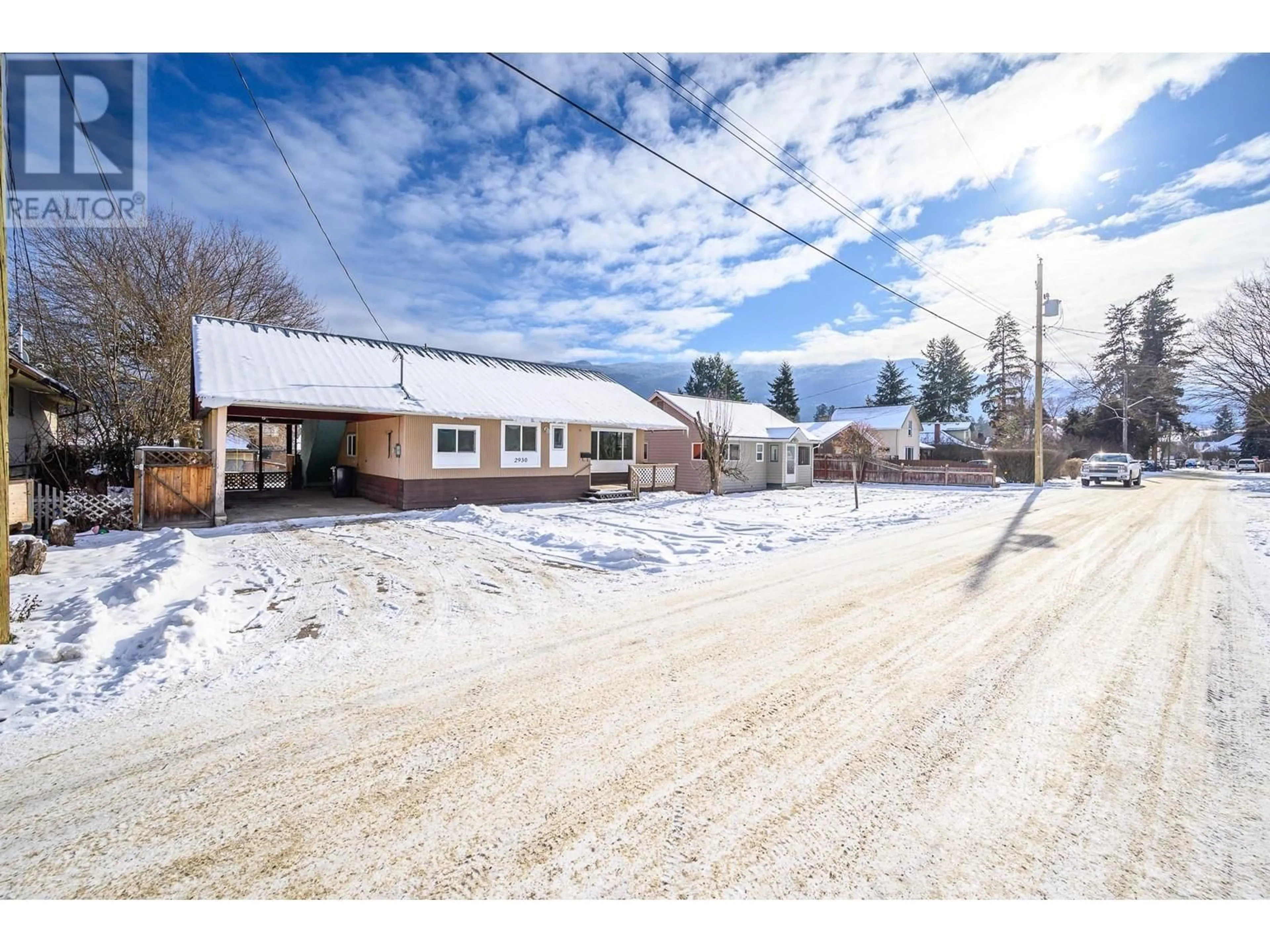 A pic from outside/outdoor area/front of a property/back of a property/a pic from drone, street for 2930 Moray Street, Armstrong British Columbia V4Y0G7