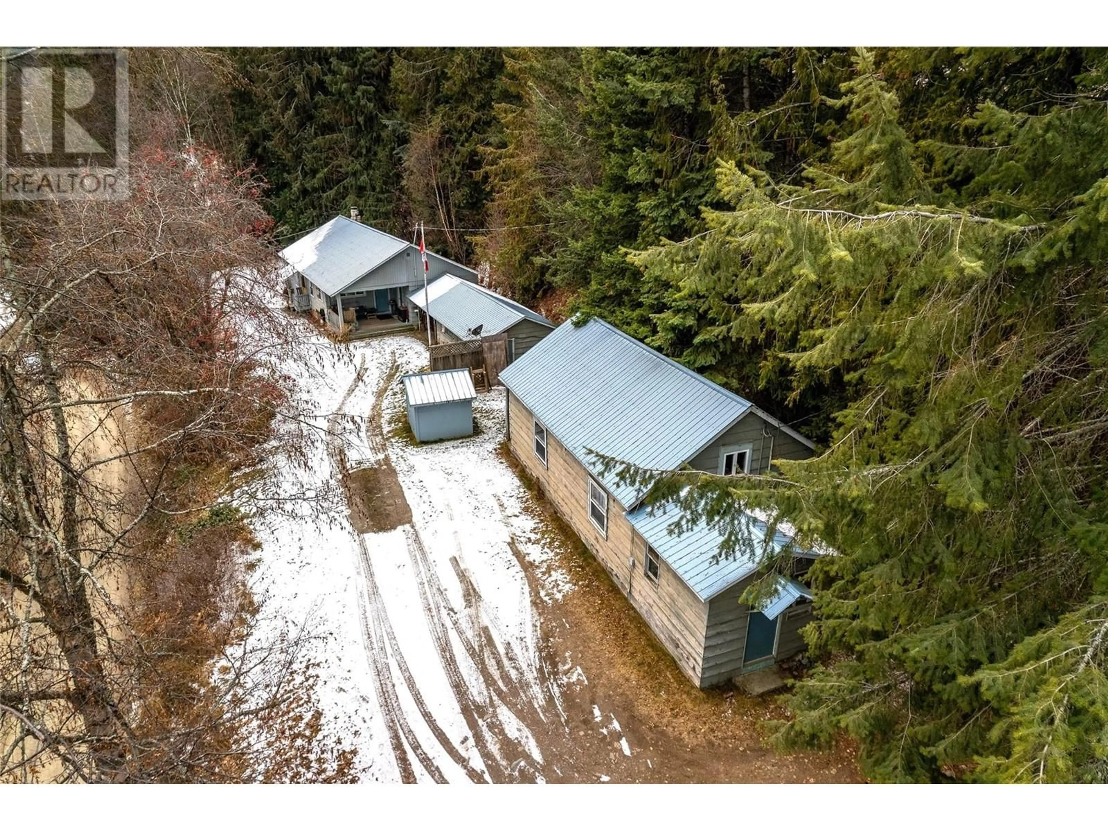 A pic from outside/outdoor area/front of a property/back of a property/a pic from drone, building for 8927 Koehle Road, Kaslo British Columbia V0G1M0