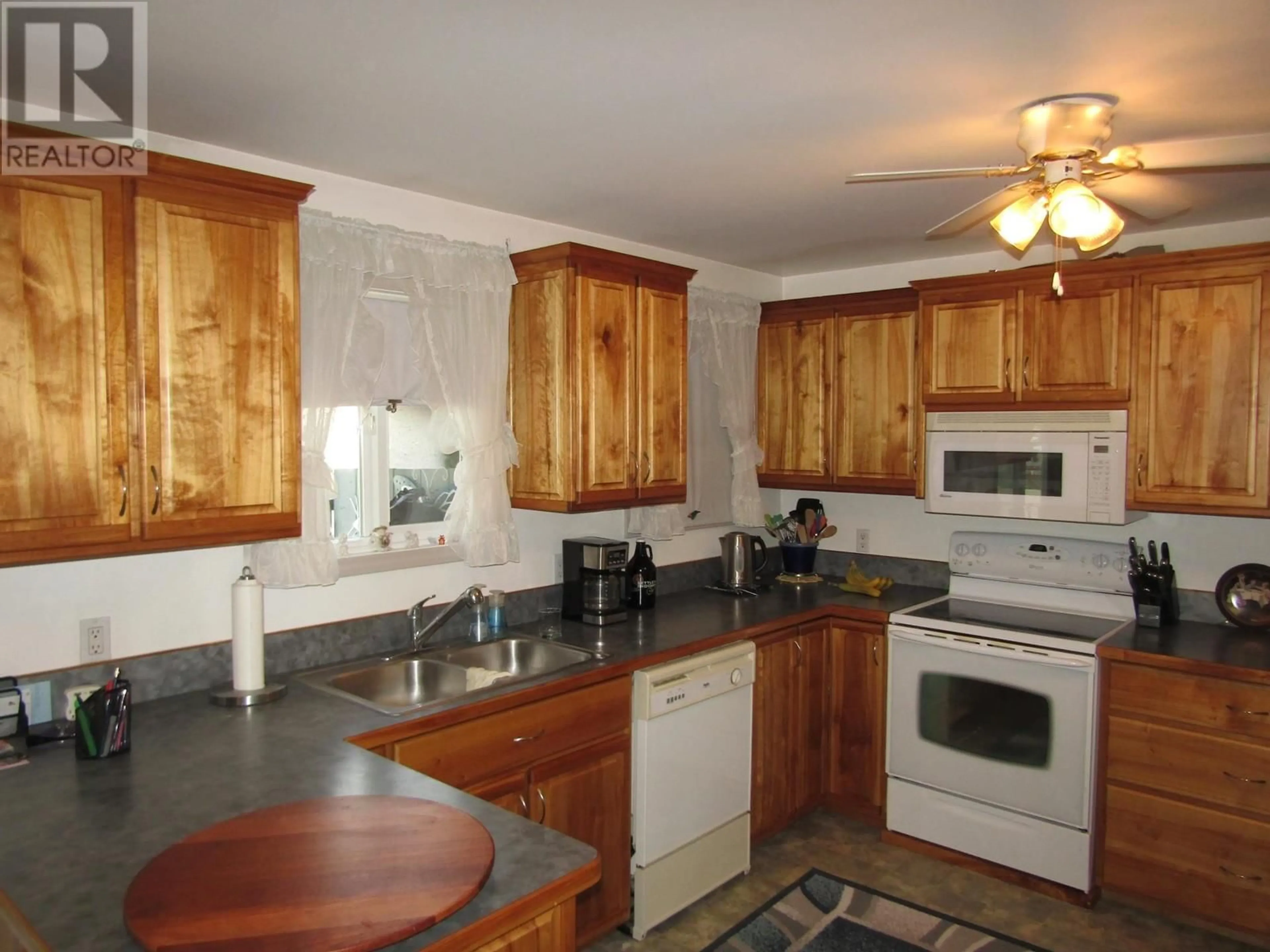 Standard kitchen, unknown for #1 6780 21 Street, Grand Forks British Columbia V0H1H0