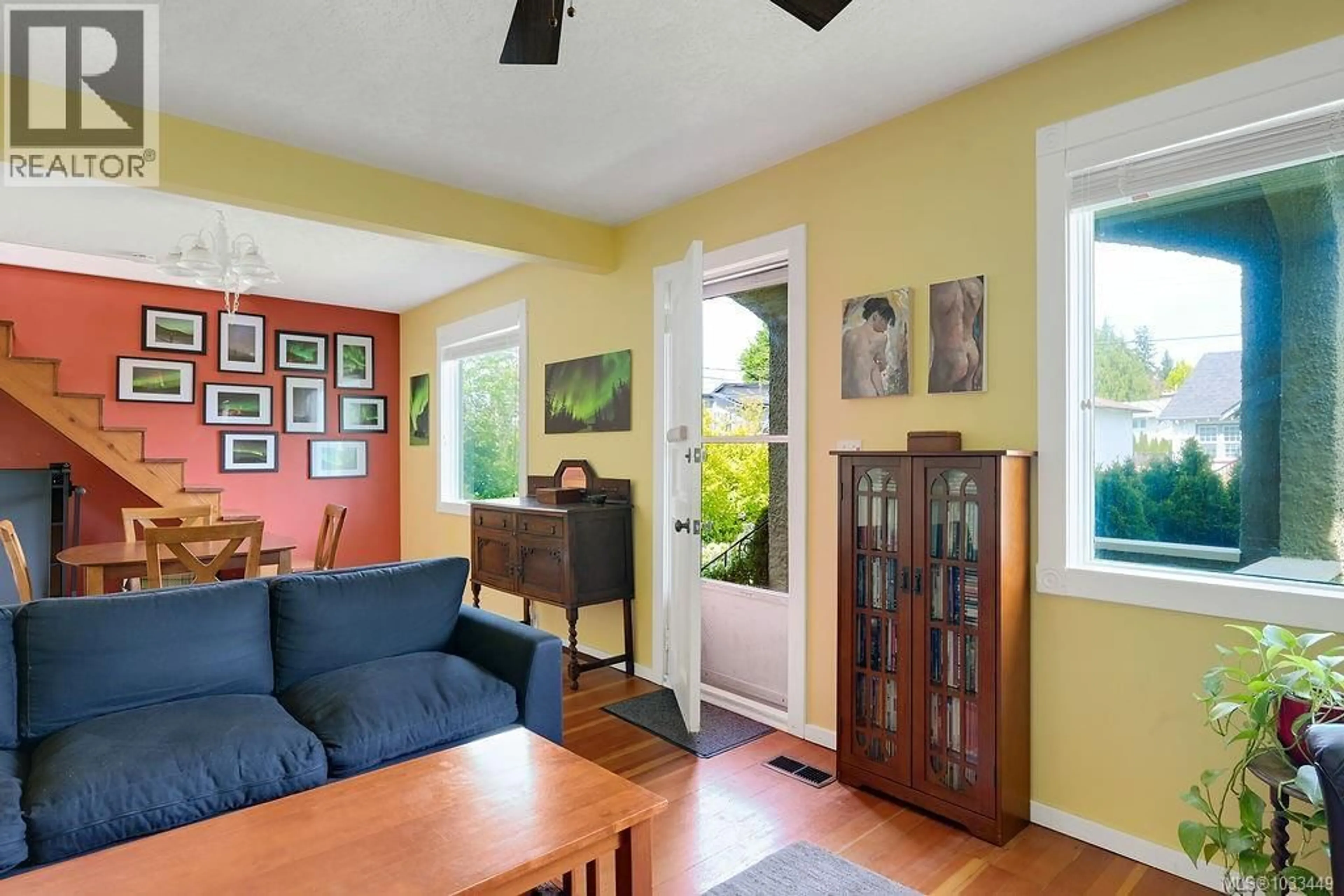 Living room with furniture, unknown for 1877 SAN PEDRO AVENUE, Saanich British Columbia V8N2G7