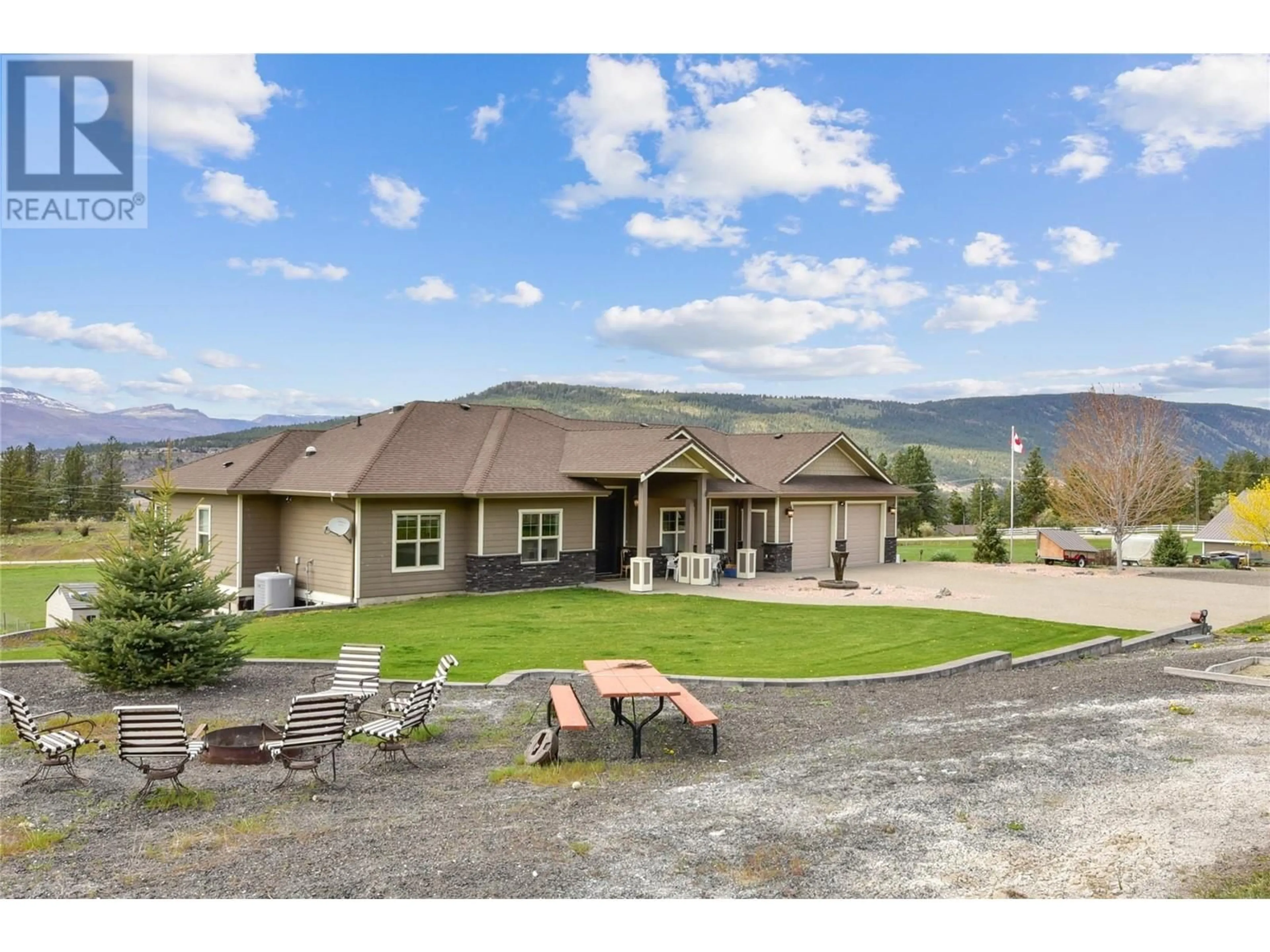 A pic from outside/outdoor area/front of a property/back of a property/a pic from drone, mountain view for 12435 Oyama Road, Lake Country British Columbia V4V2A4