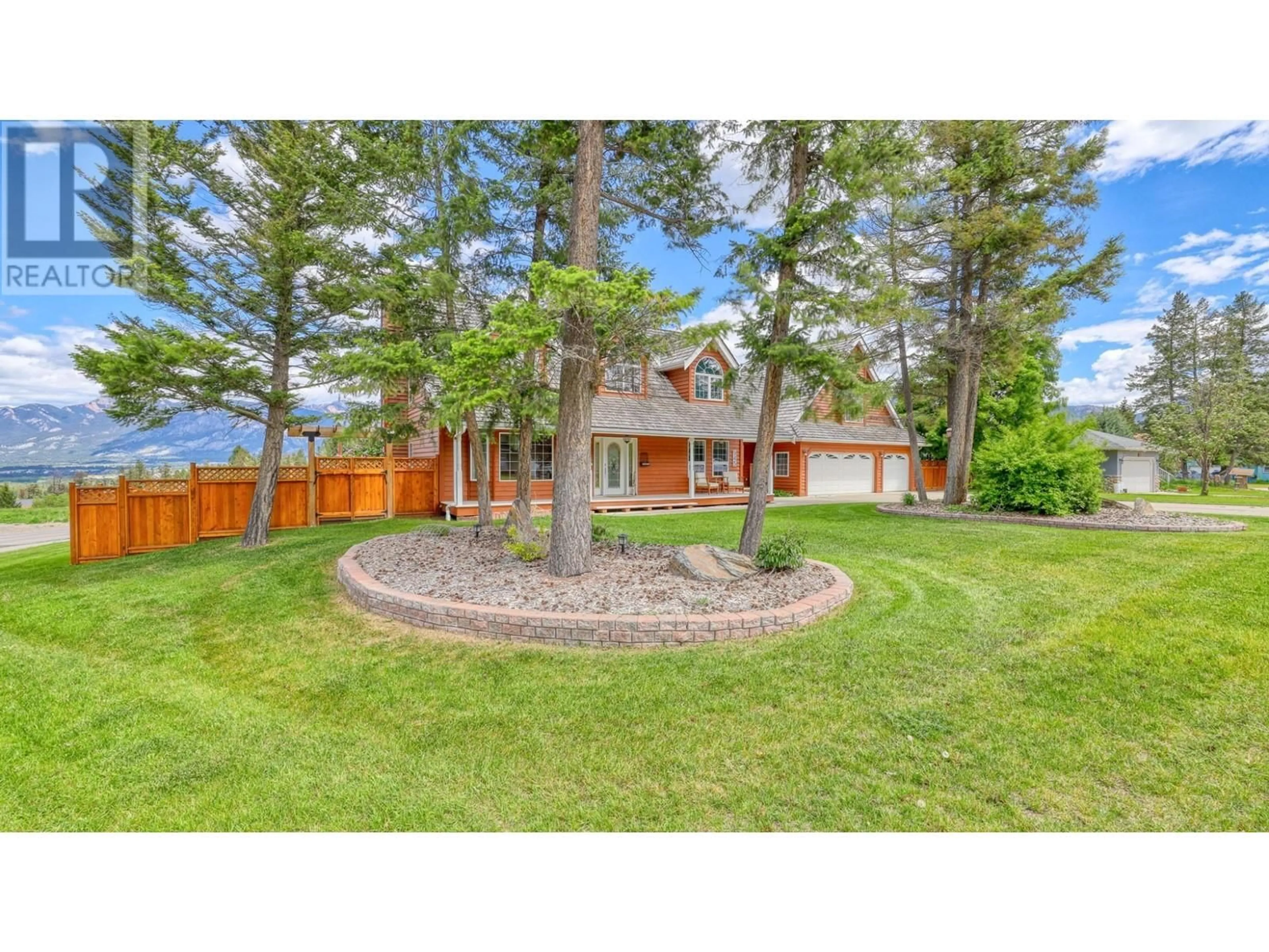 A pic from outside/outdoor area/front of a property/back of a property/a pic from drone, mountain view for 945 WESTRIDGE Way, Invermere British Columbia V0A1K0