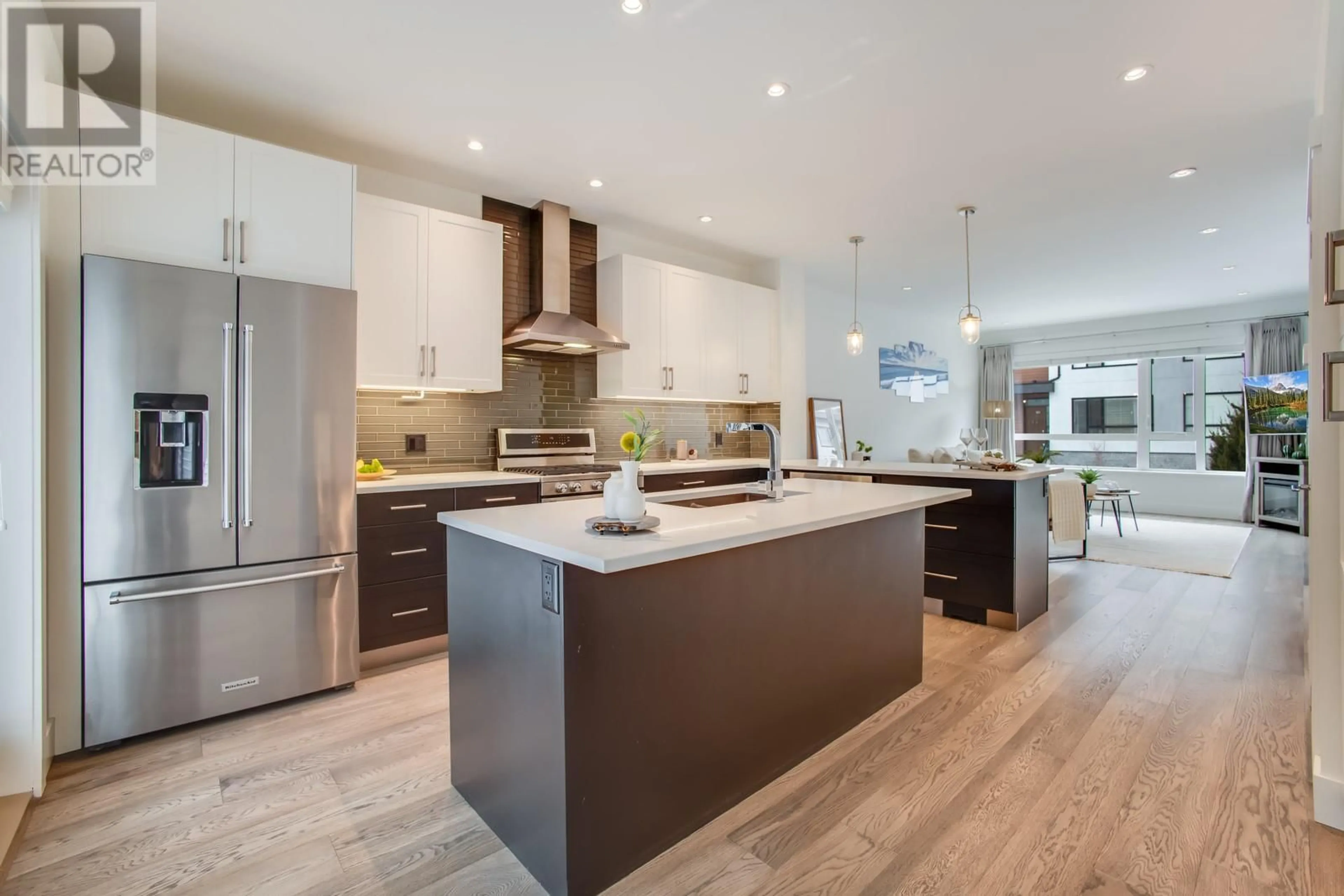 Contemporary kitchen, wood/laminate floor for 3510 Landie Road Unit# 31, Kelowna British Columbia V1W3E9