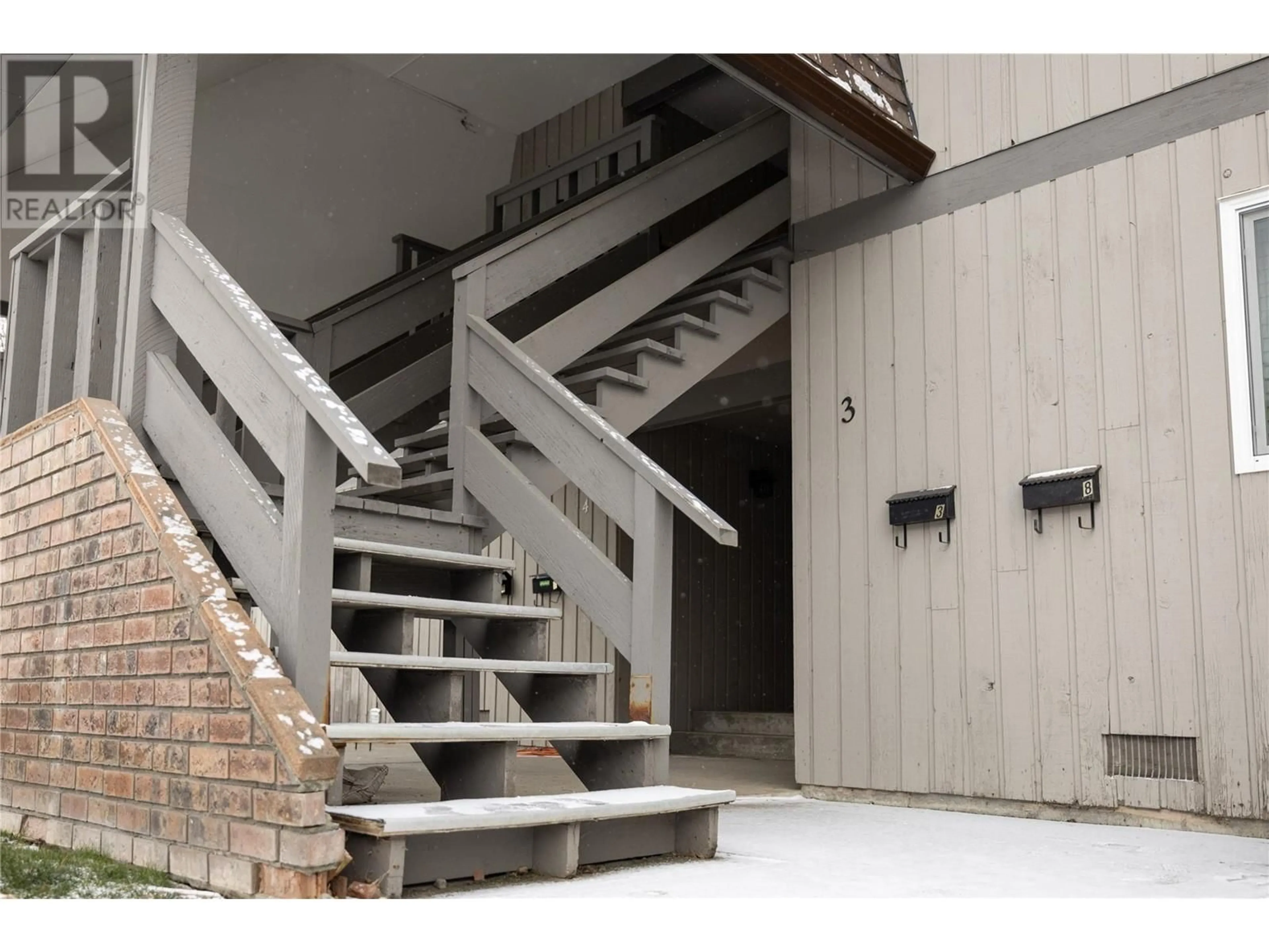 Stairs for 8 - 340 MILLS ROAD, Kelowna British Columbia V1X4G8