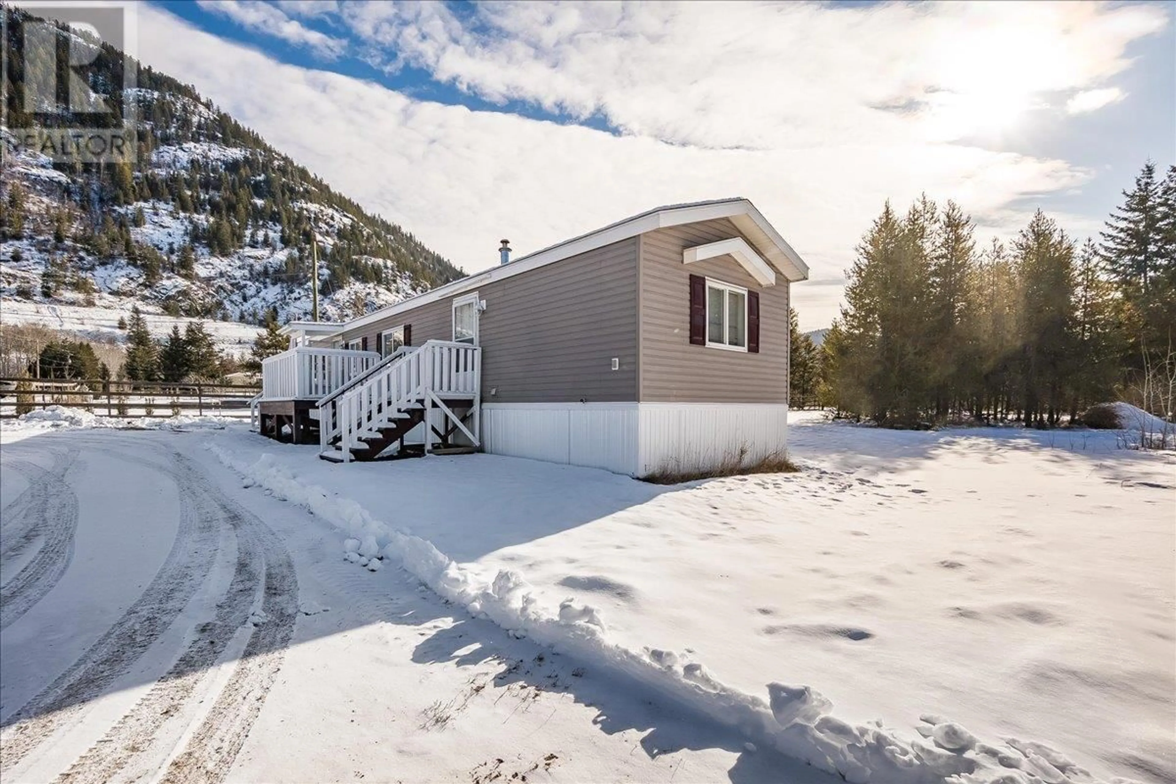 Unknown for 941 HILLVIEW ROAD, Castlegar British Columbia V1N4K7