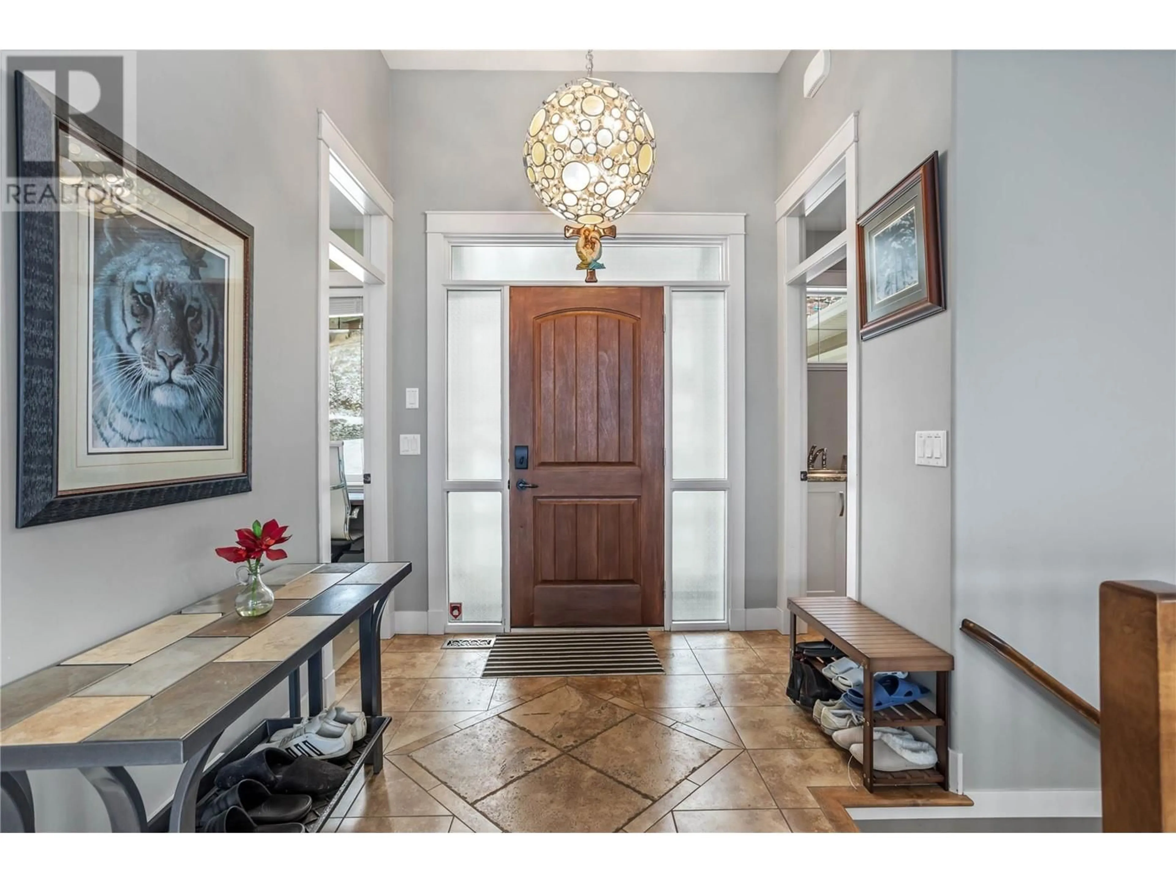 Indoor entryway for 2688 Arthur Road, Kelowna British Columbia V1V2B7