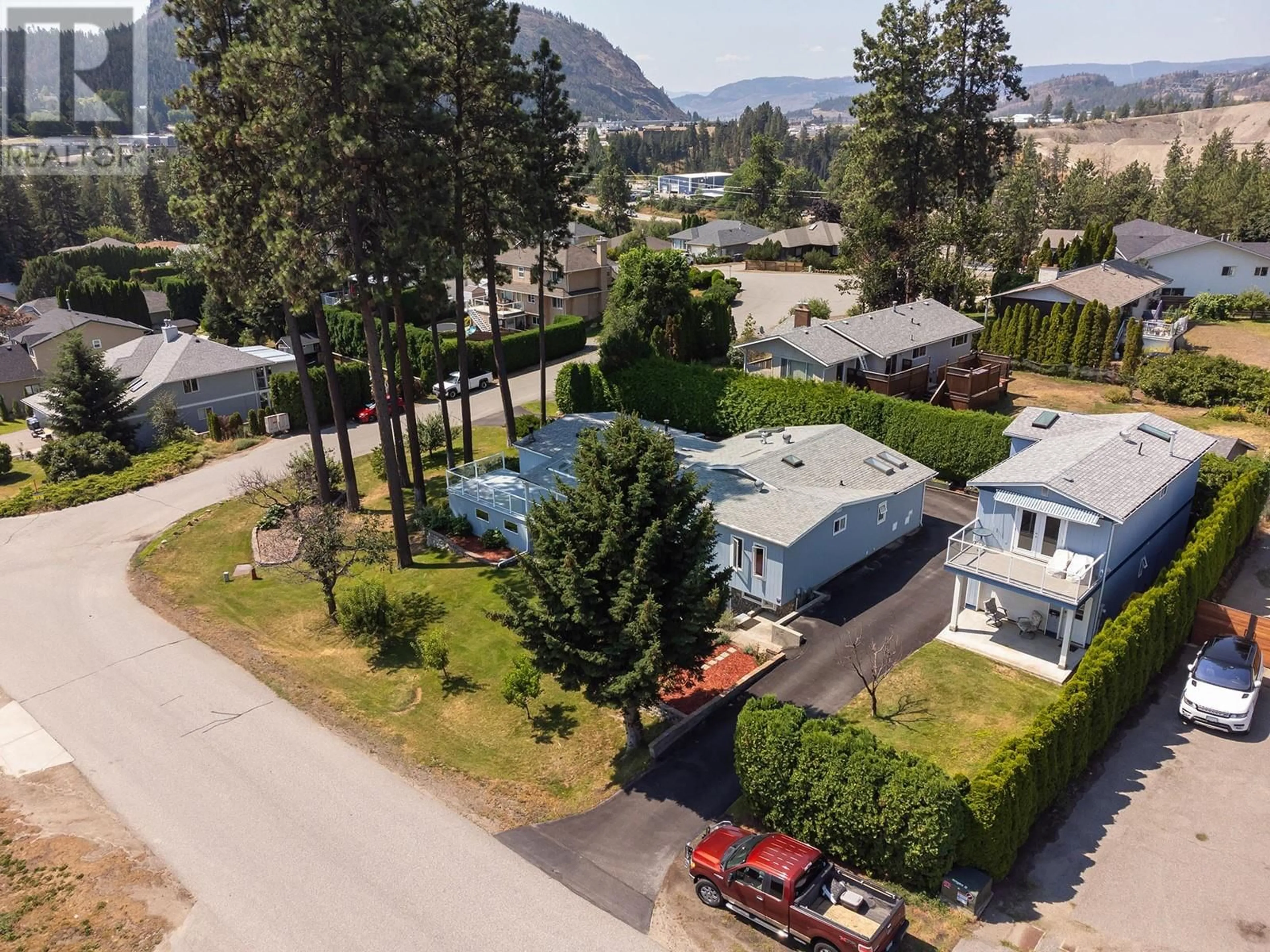 A pic from outside/outdoor area/front of a property/back of a property/a pic from drone, mountain view for 2280 Somerset Road, West Kelowna British Columbia V1z2K8