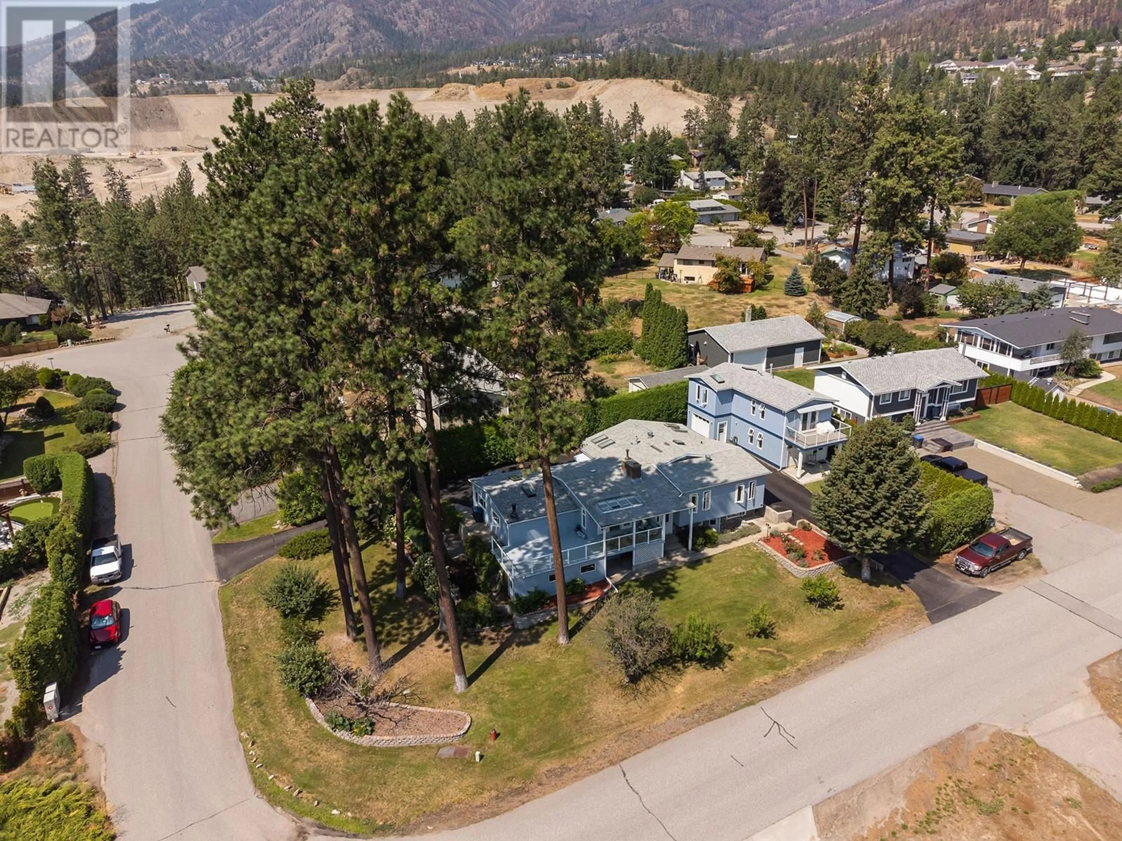 A pic from outside/outdoor area/front of a property/back of a property/a pic from drone, mountain view for 2280 Somerset Road, West Kelowna British Columbia V1z2K8