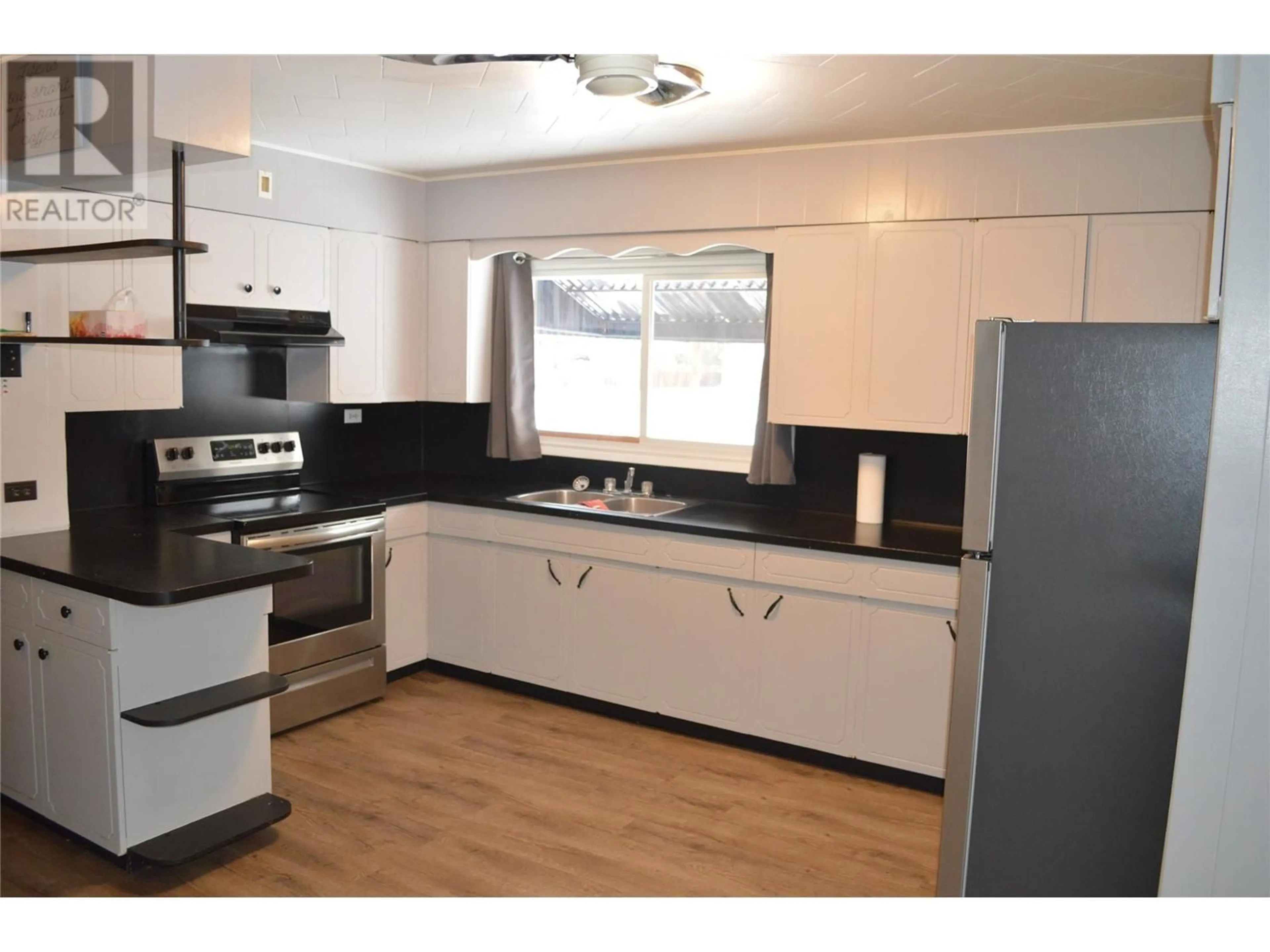 Standard kitchen, unknown for 7119 10th Street, Grand Forks British Columbia V0H1H0