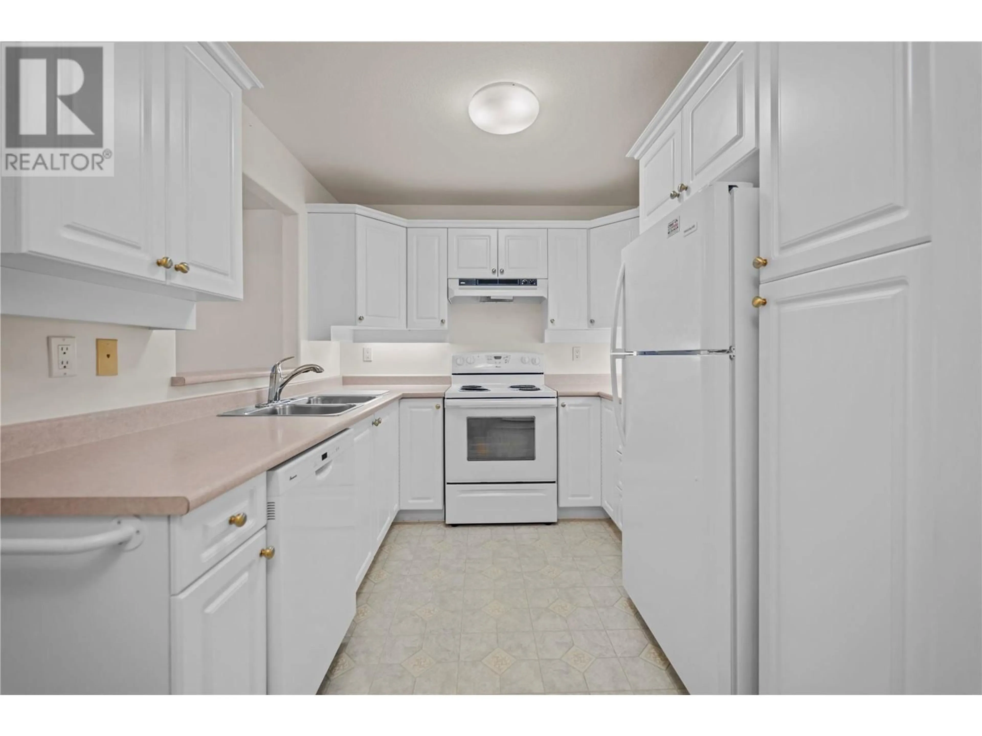 Standard kitchen, unknown for 120 Vernon Avenue Unit# 204, Kamloops British Columbia V2B1L6