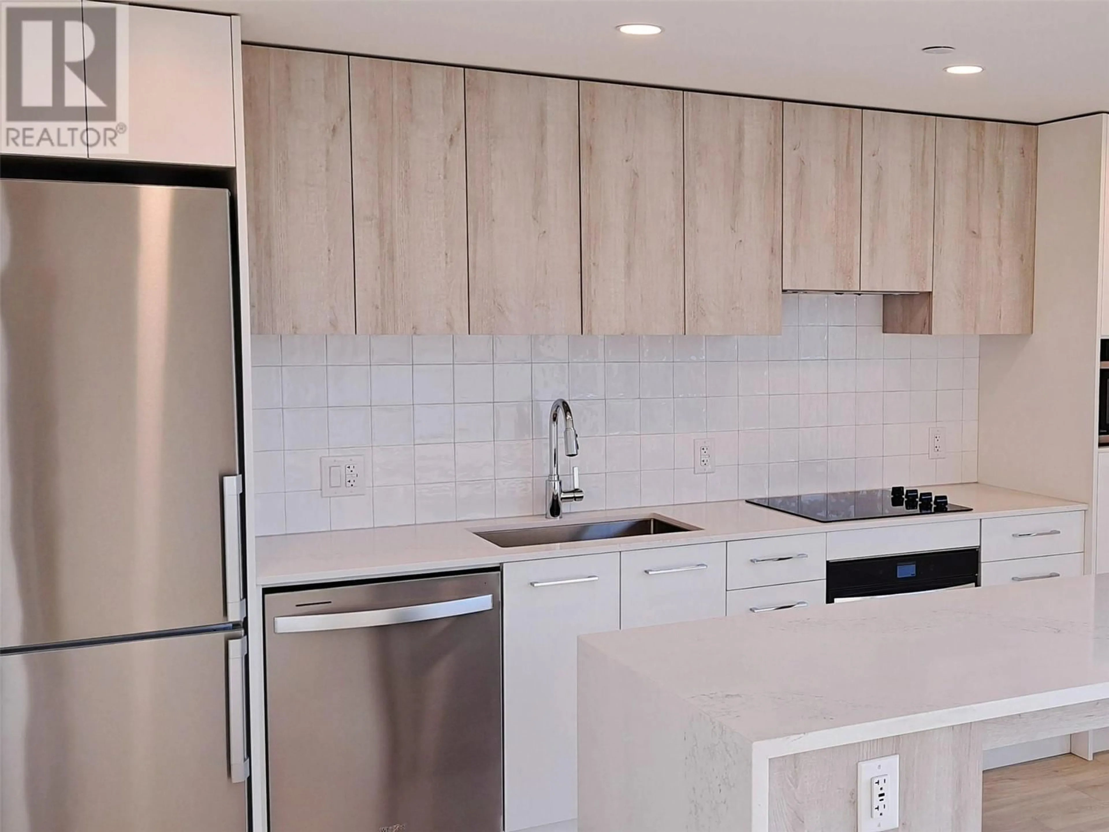 Standard kitchen, unknown for 401 - 3699 CAPOZZI ROAD, Kelowna British Columbia V1W0G3