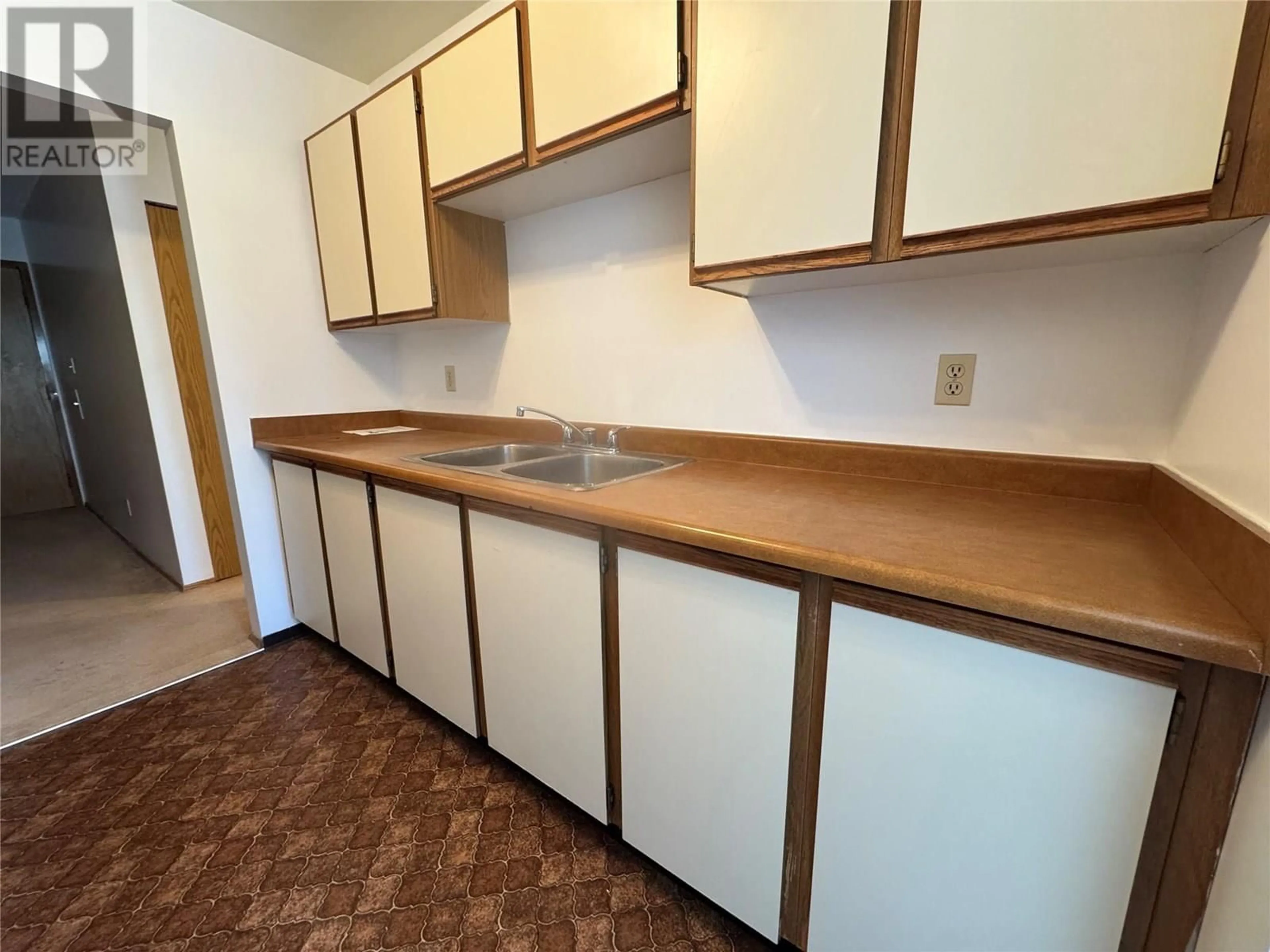 Standard kitchen, unknown for 317 - 340 NORTHGATE OTHER, Tumbler Ridge British Columbia V0C2W0