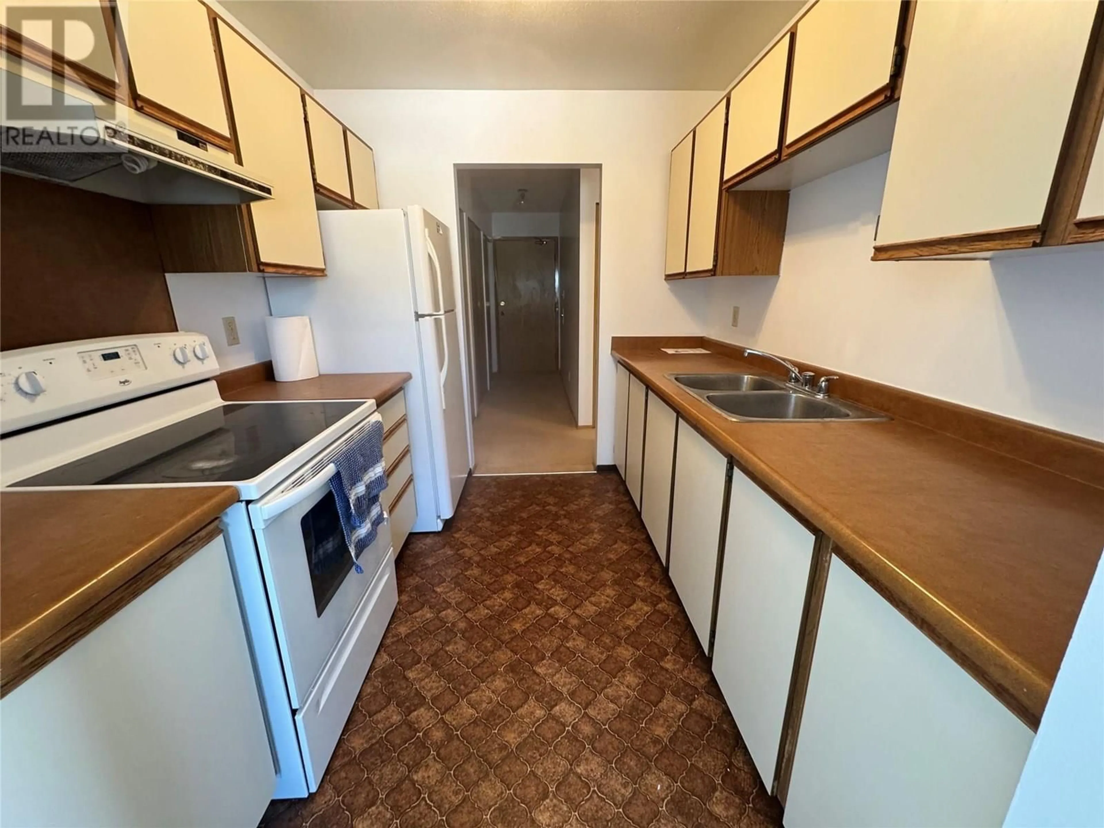 Standard kitchen, unknown for 317 - 340 NORTHGATE OTHER, Tumbler Ridge British Columbia V0C2W0