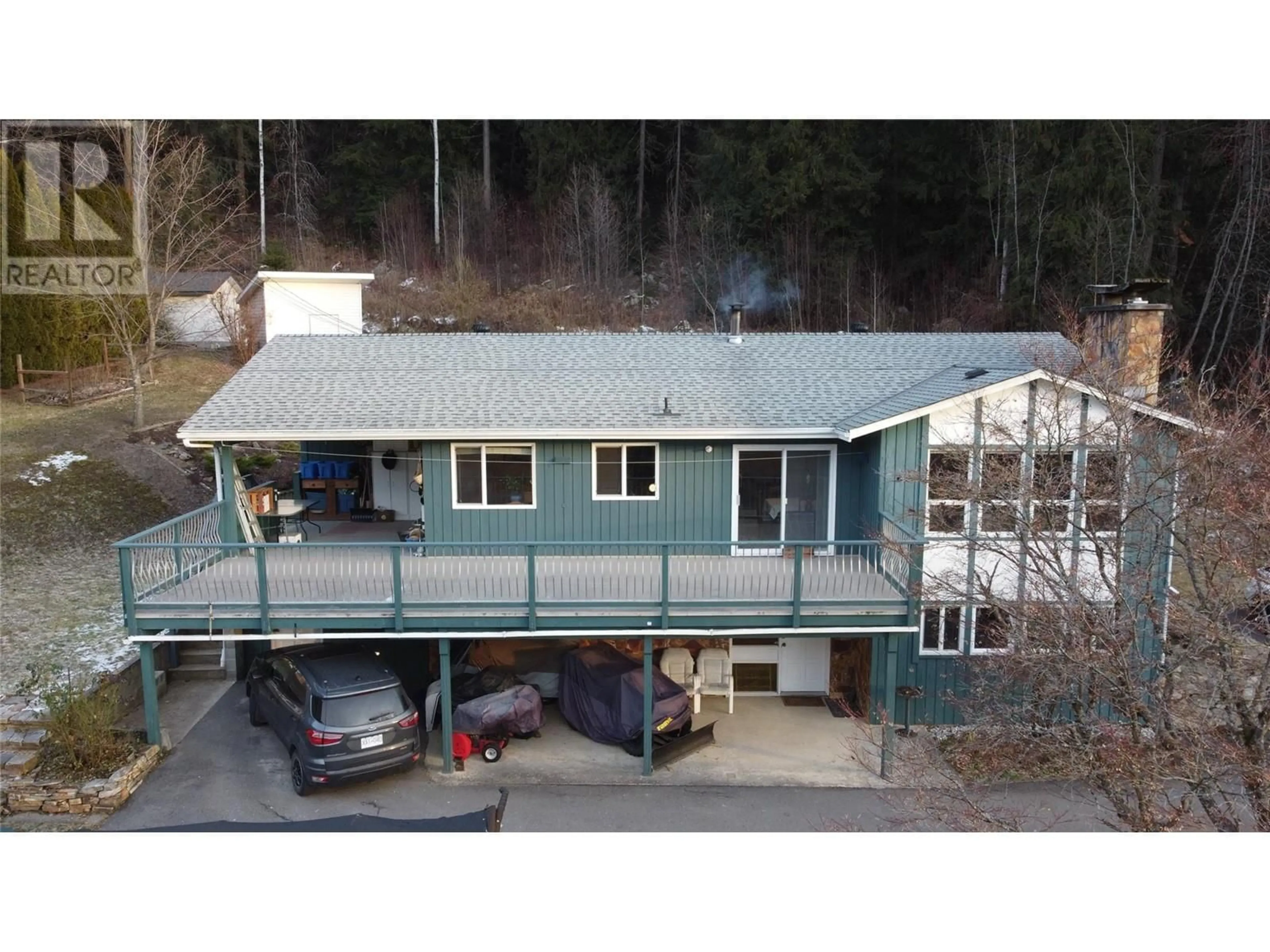 A pic from outside/outdoor area/front of a property/back of a property/a pic from drone, building for 2070 Bealby Road, Nelson British Columbia V1L3E2