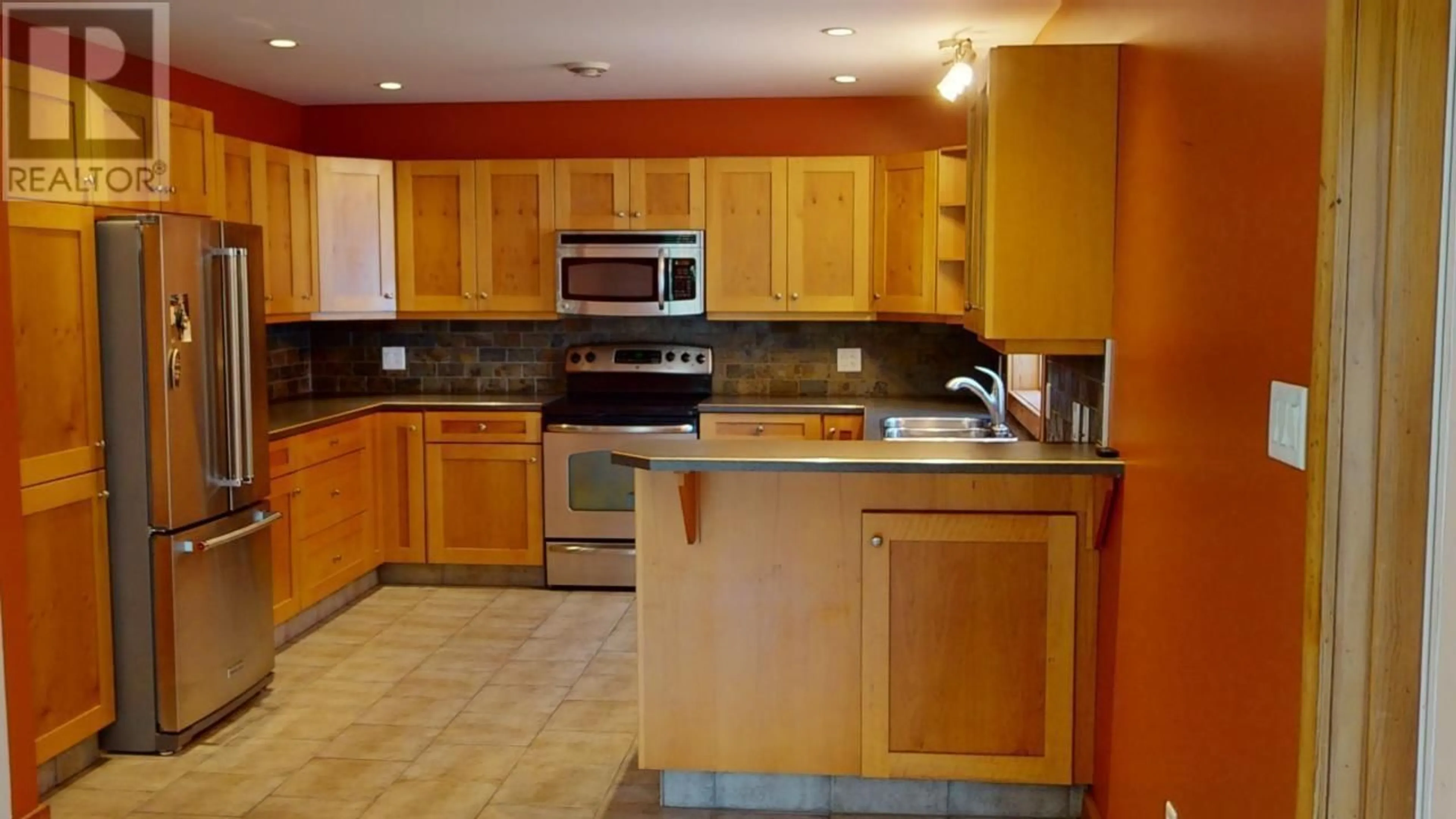 Standard kitchen, unknown for 1305 STONEY LANE, Golden British Columbia V0A1H3