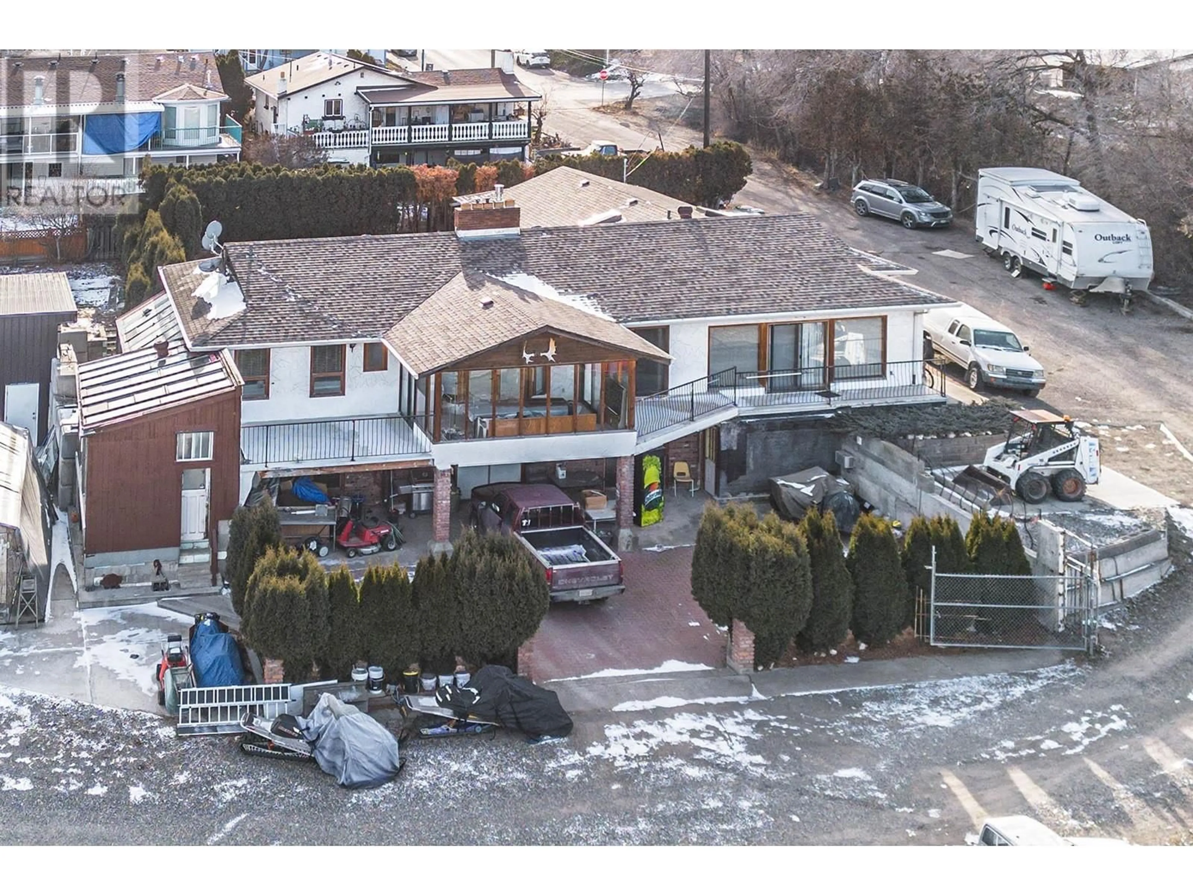 A pic from outside/outdoor area/front of a property/back of a property/a pic from drone, street for 964 FERNIE Road, Kamloops British Columbia V2C1B3