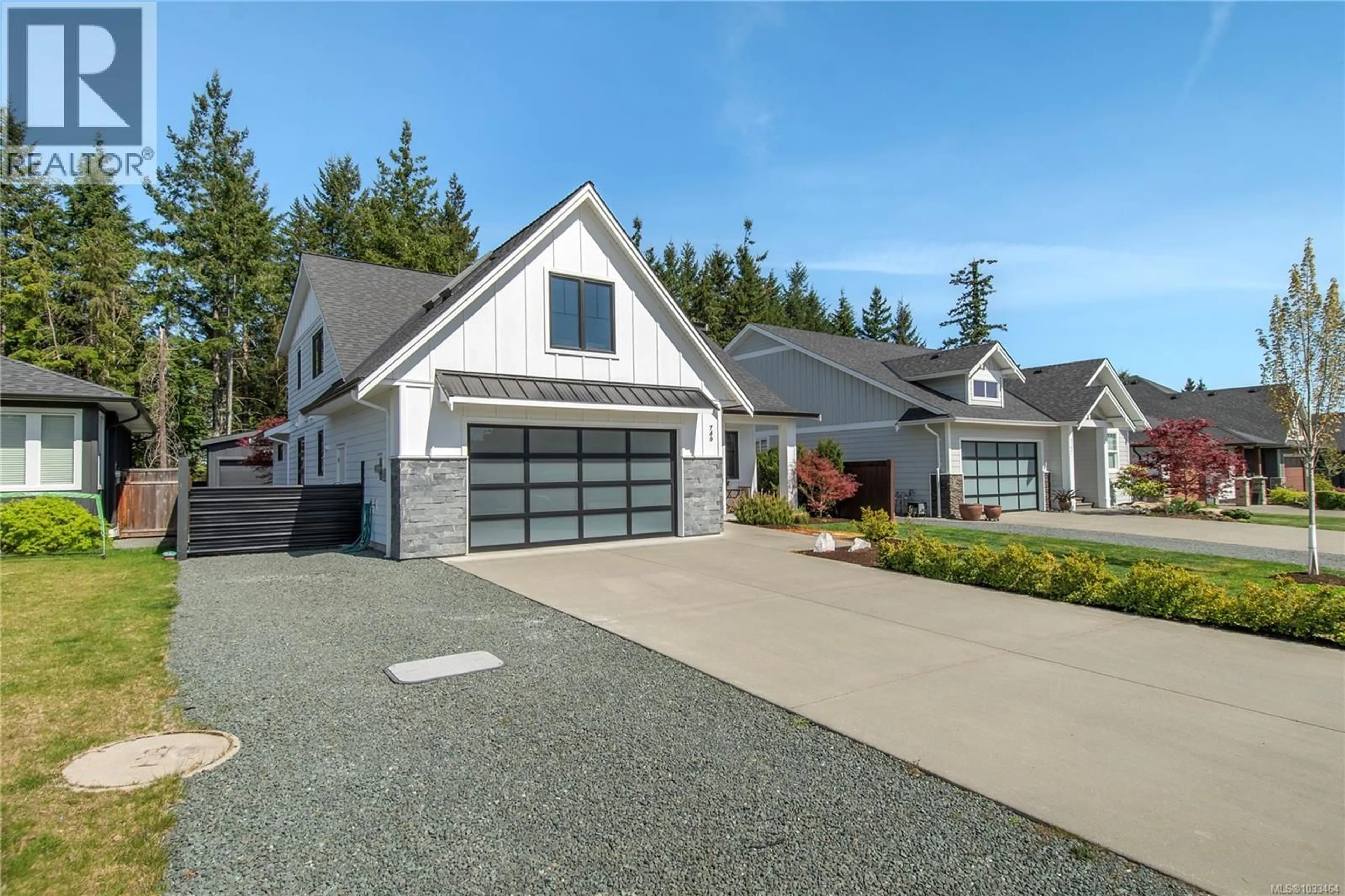 Home with vinyl exterior material, street for 746 SALAL STREET, Campbell River British Columbia V9H0E6