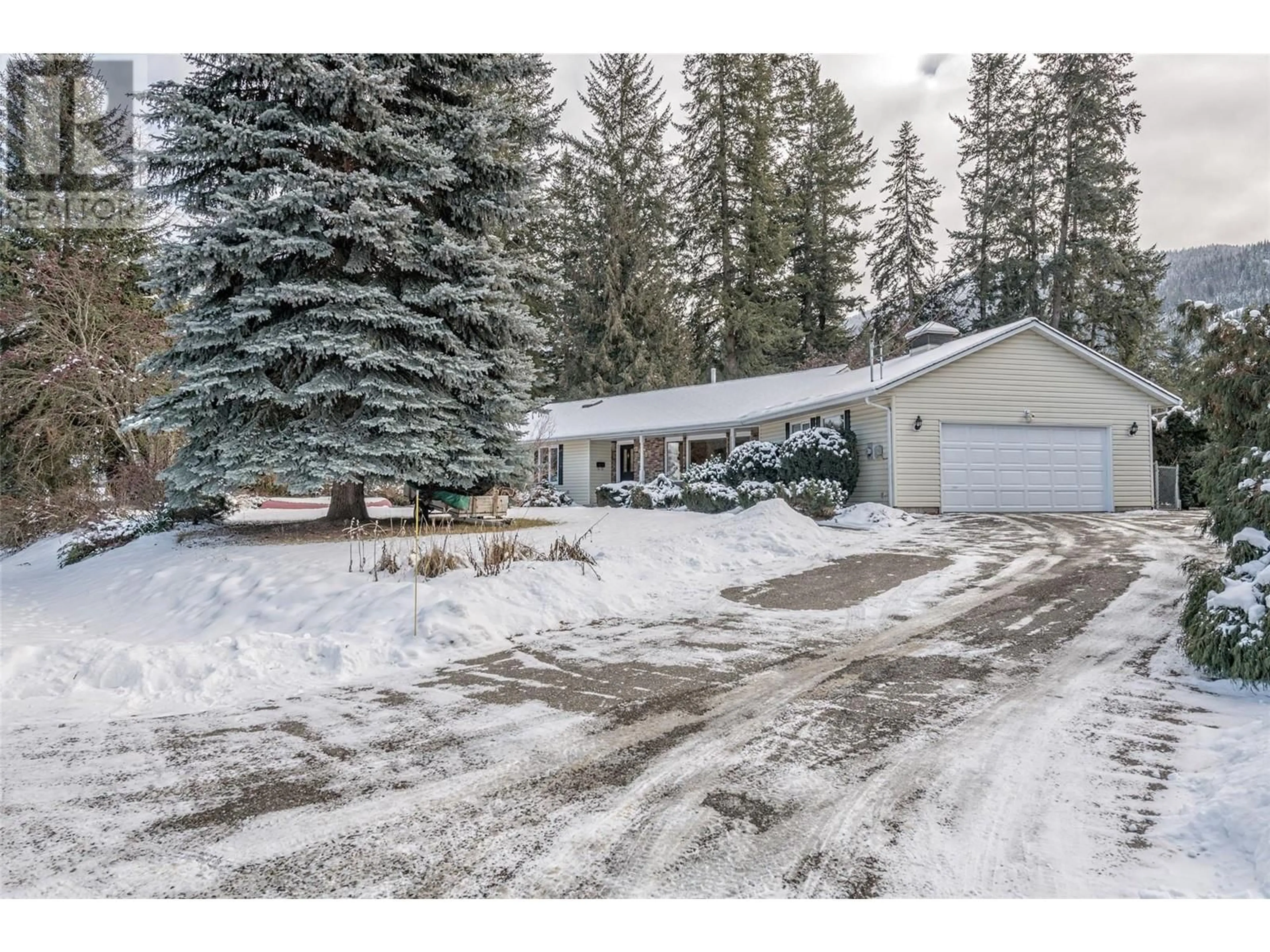 Unknown for 3445 SIDNEY CRESCENT, Spallumcheen British Columbia V4Y0S8