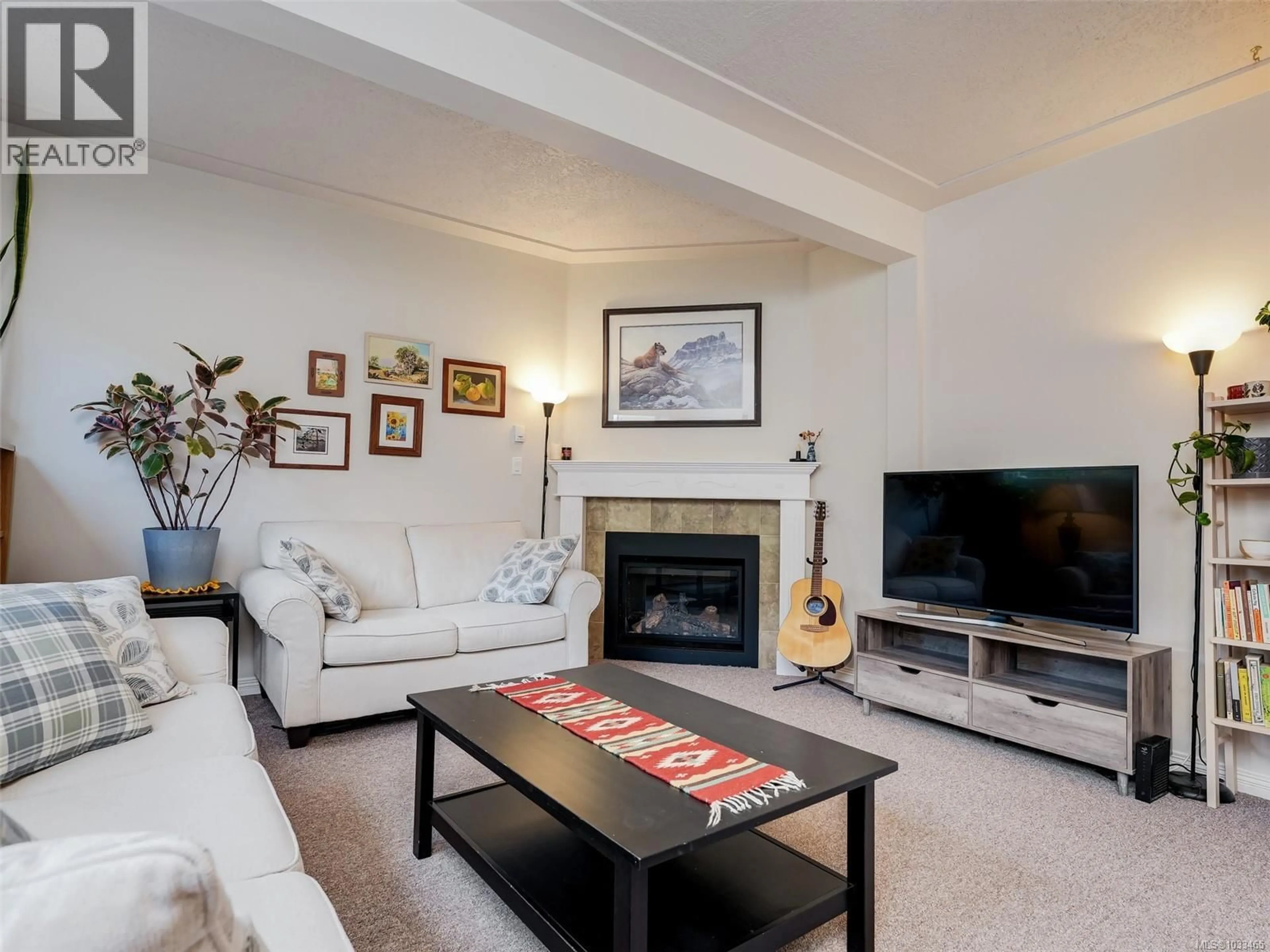 Living room with furniture, unknown for 837 VILLANCE STREET, Victoria British Columbia V8X2P5