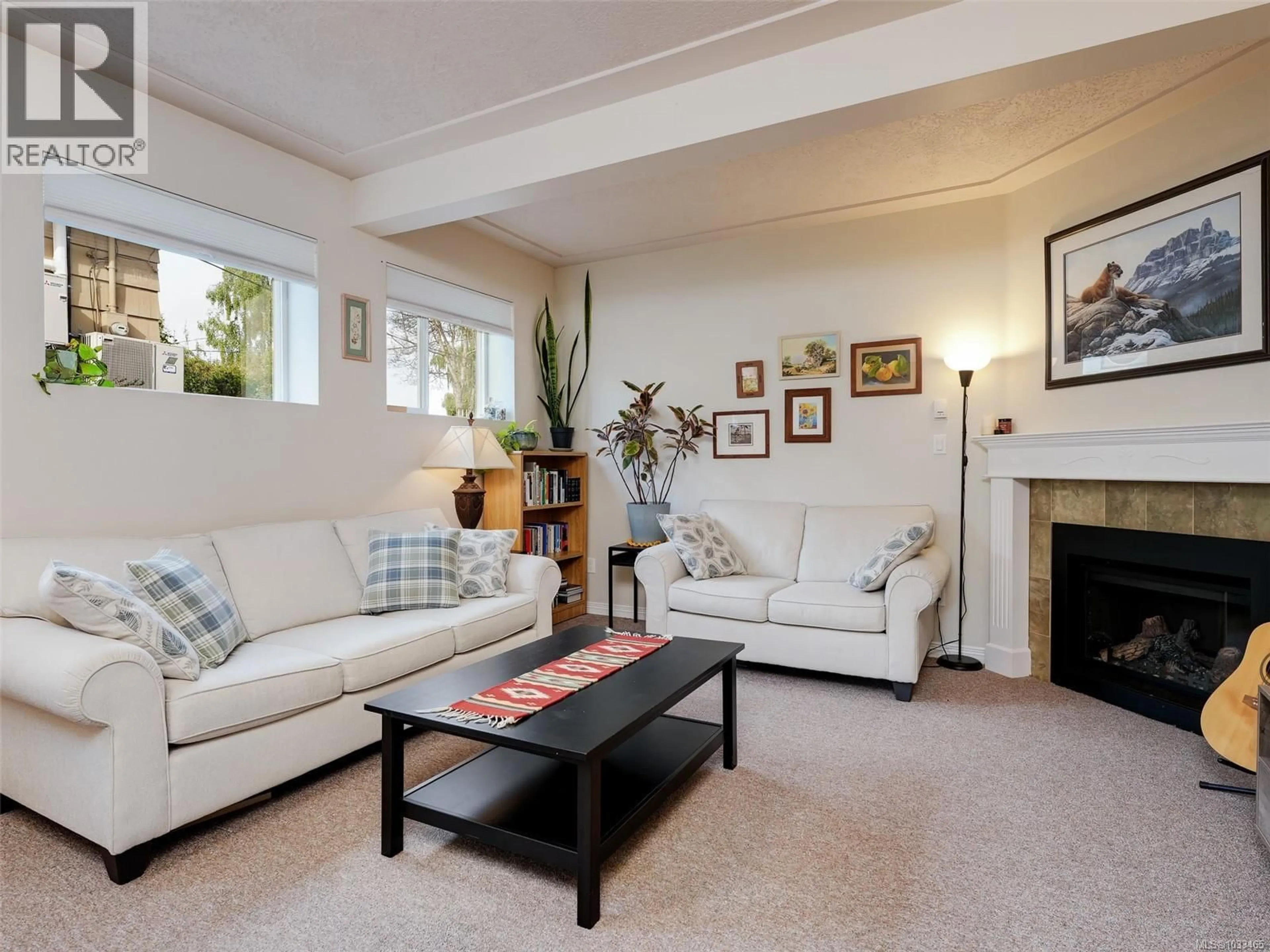 Living room with furniture, unknown for 837 VILLANCE STREET, Victoria British Columbia V8X2P5