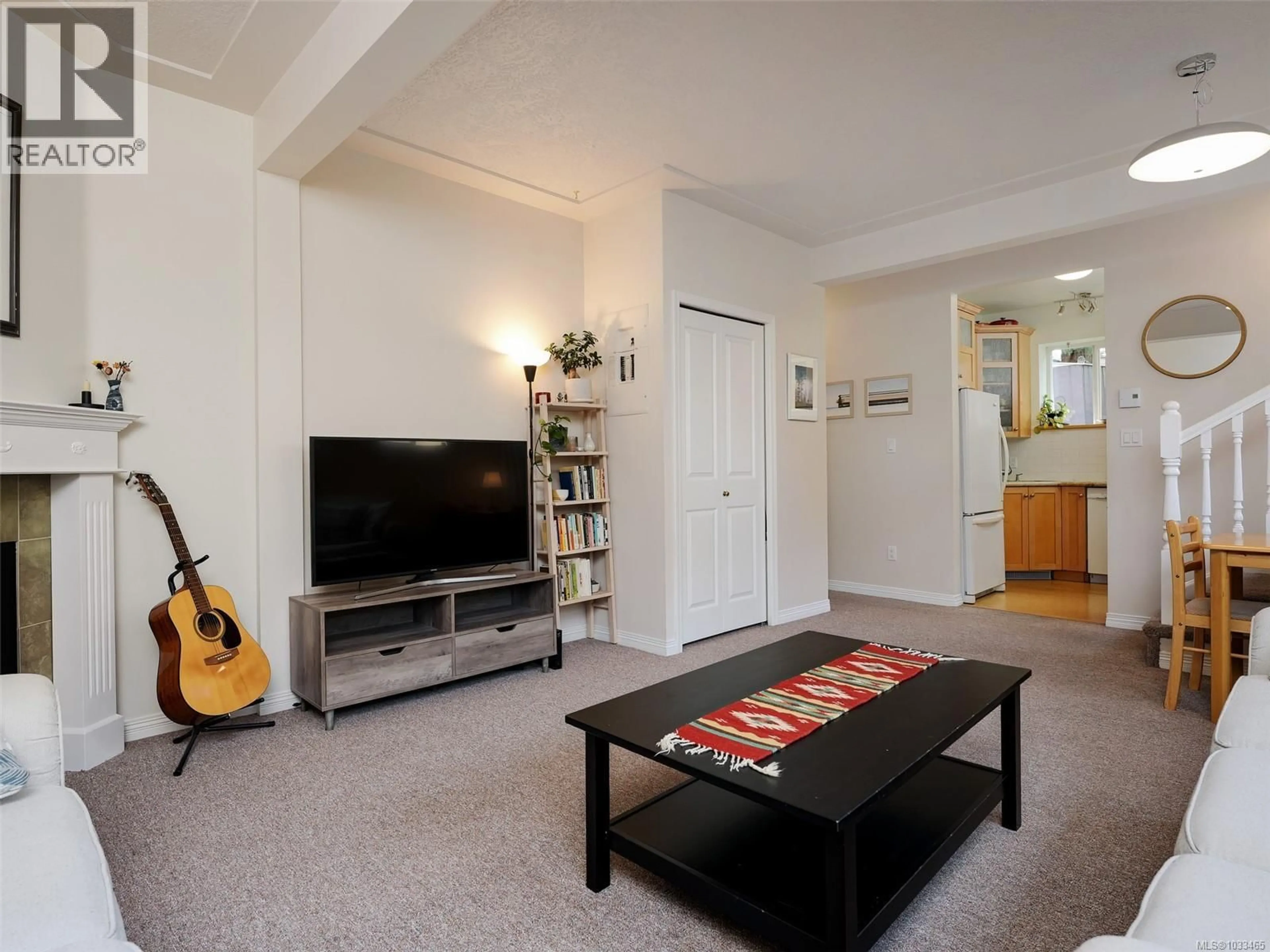 Living room with furniture, unknown for 837 VILLANCE STREET, Victoria British Columbia V8X2P5