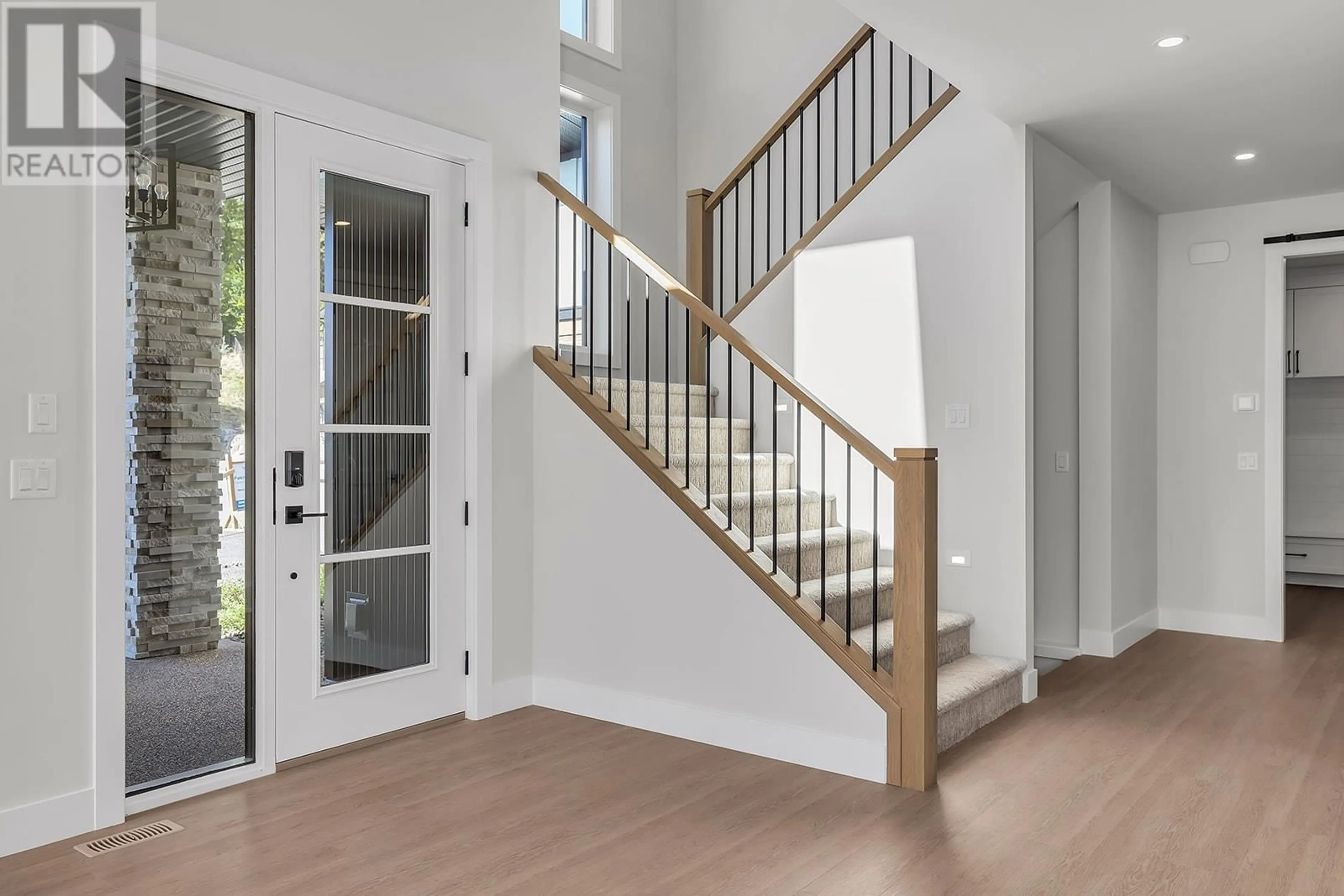 Indoor entryway for 1054 OAK BARREL PLACE, West Kelowna British Columbia V1Z0A6