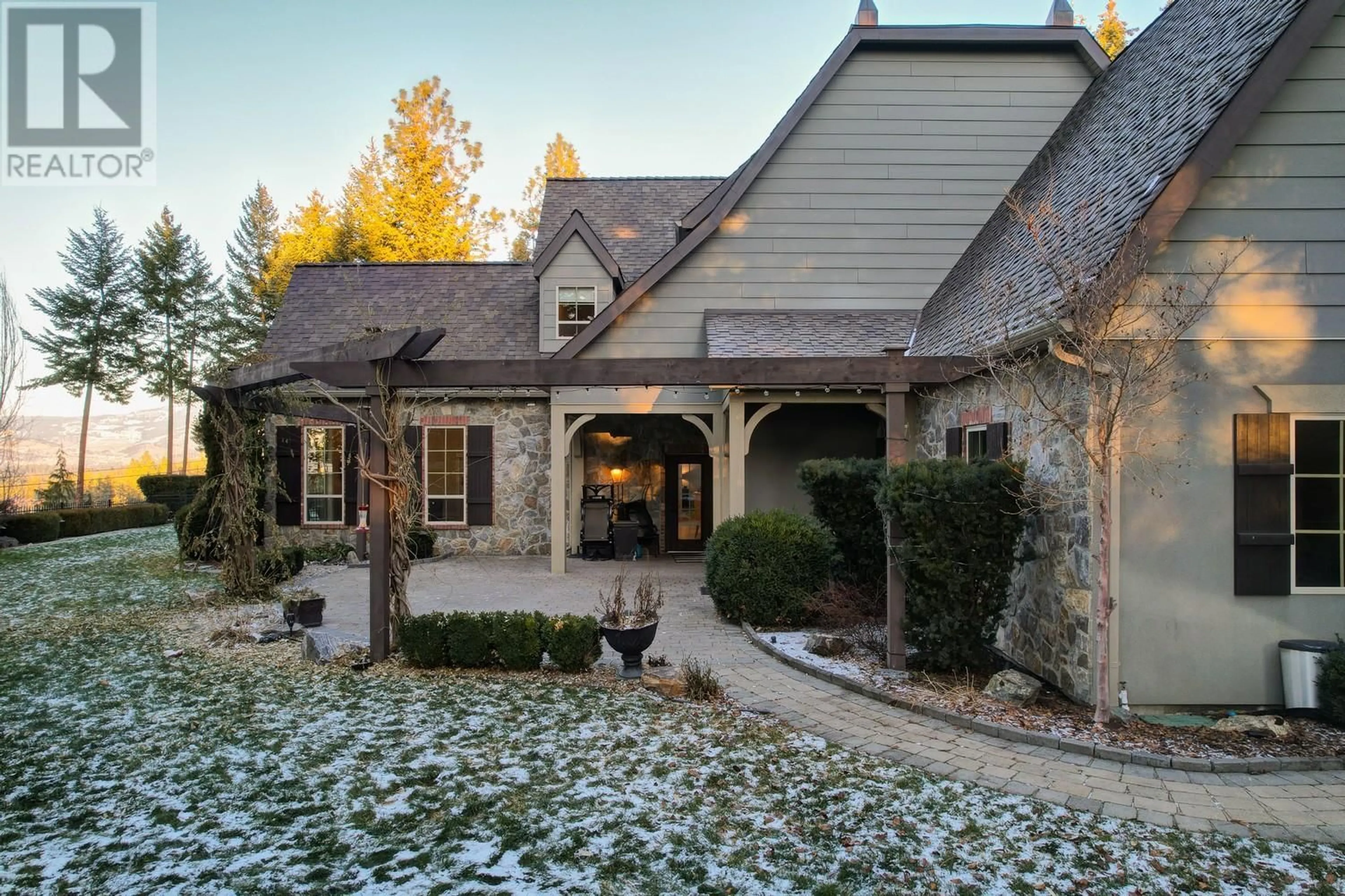 Patio, mountain view for 2957 HARVARD ROAD, Kelowna British Columbia V1W4C2