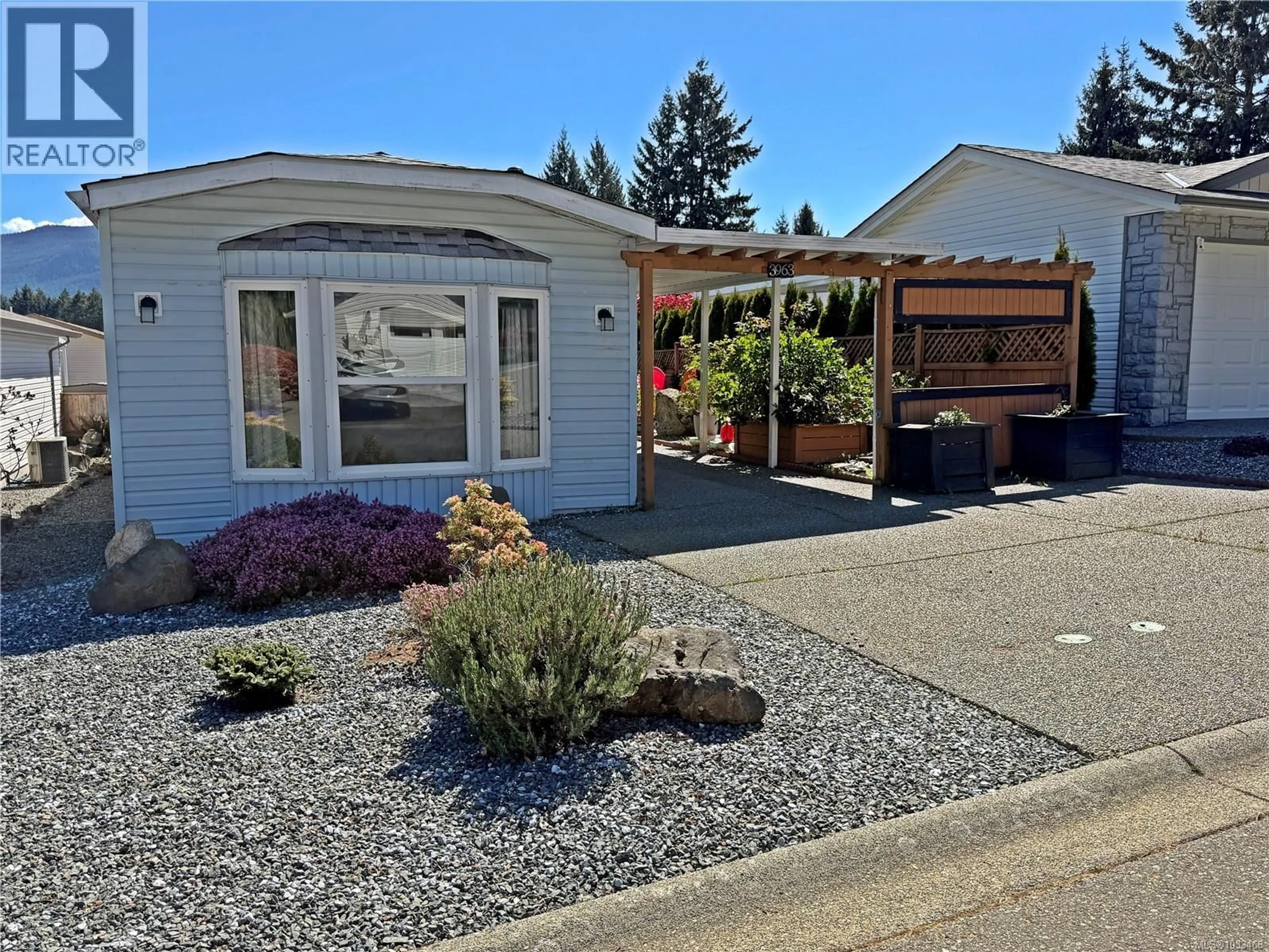 Home with vinyl exterior material, street for 3963 VALEWOOD DRIVE, Nanaimo British Columbia V9T6B9