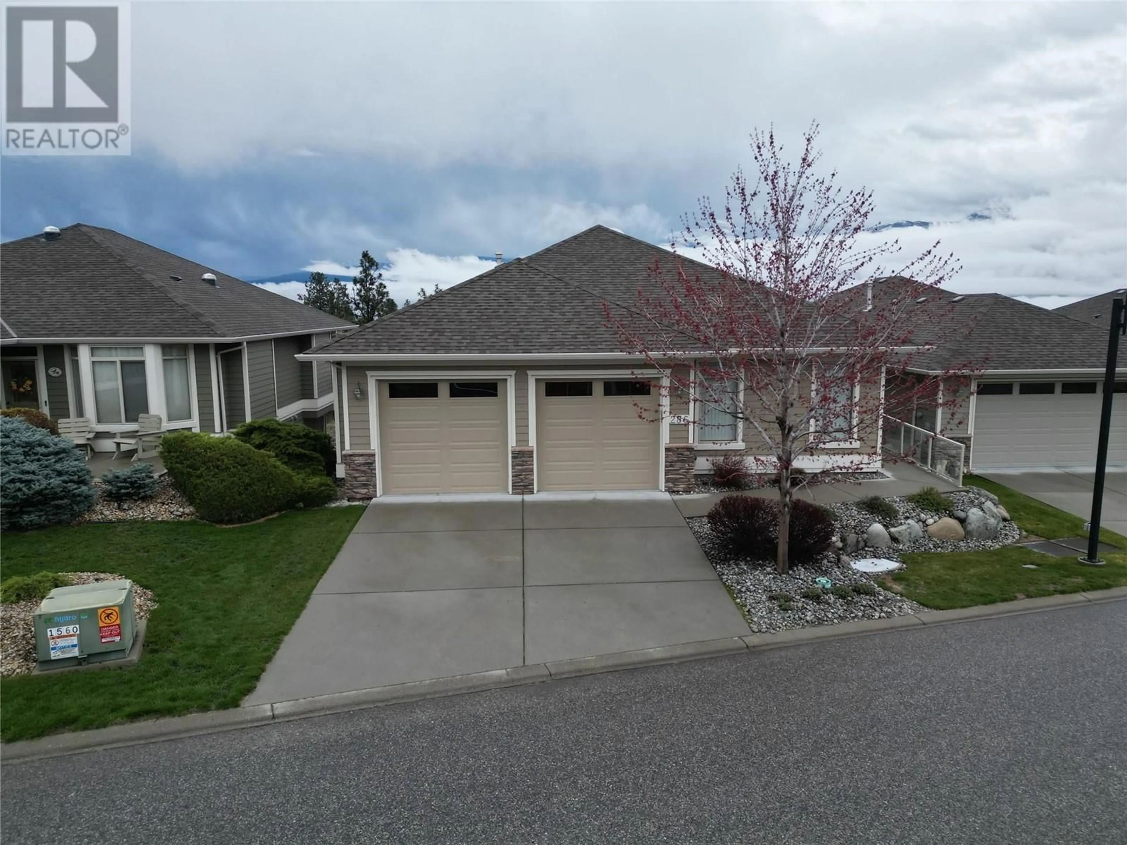Home with vinyl exterior material, street for 286 - 4035 GELLATLY ROAD, West Kelowna British Columbia V4T1R7